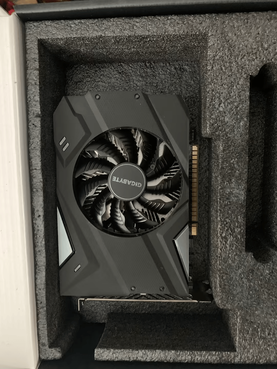 Gigabyte GeForce GTX 1650 SUPER 4 GB OC Video Card