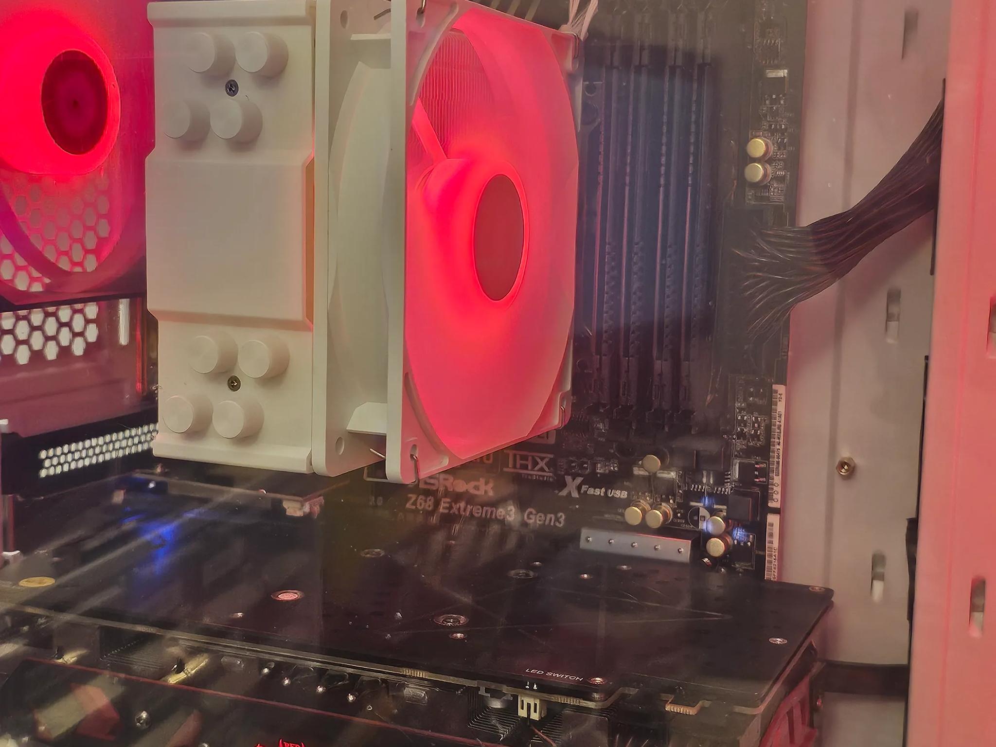 Gundam theme PC with RGB