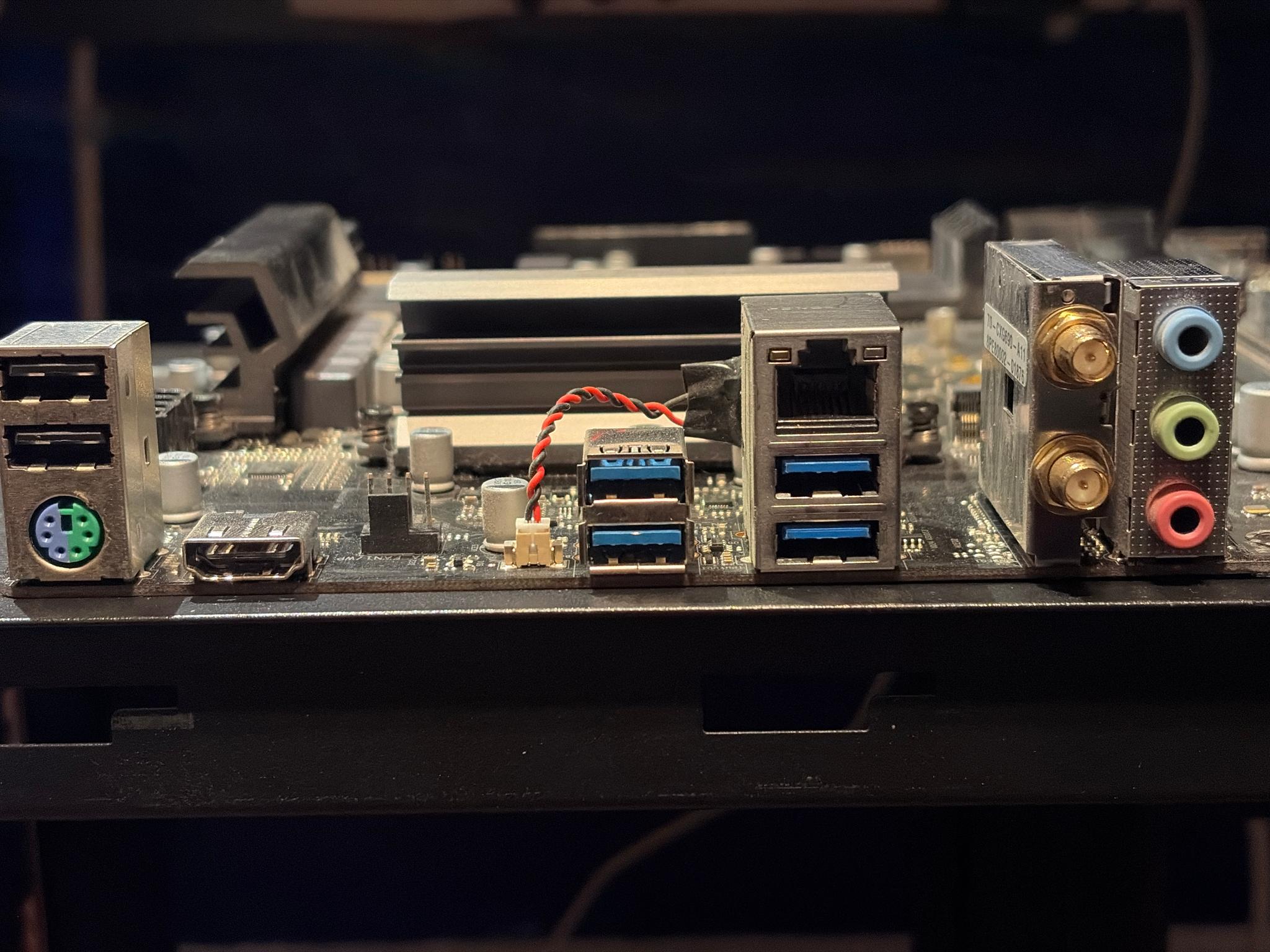 ASRock B560M-C - Image 3