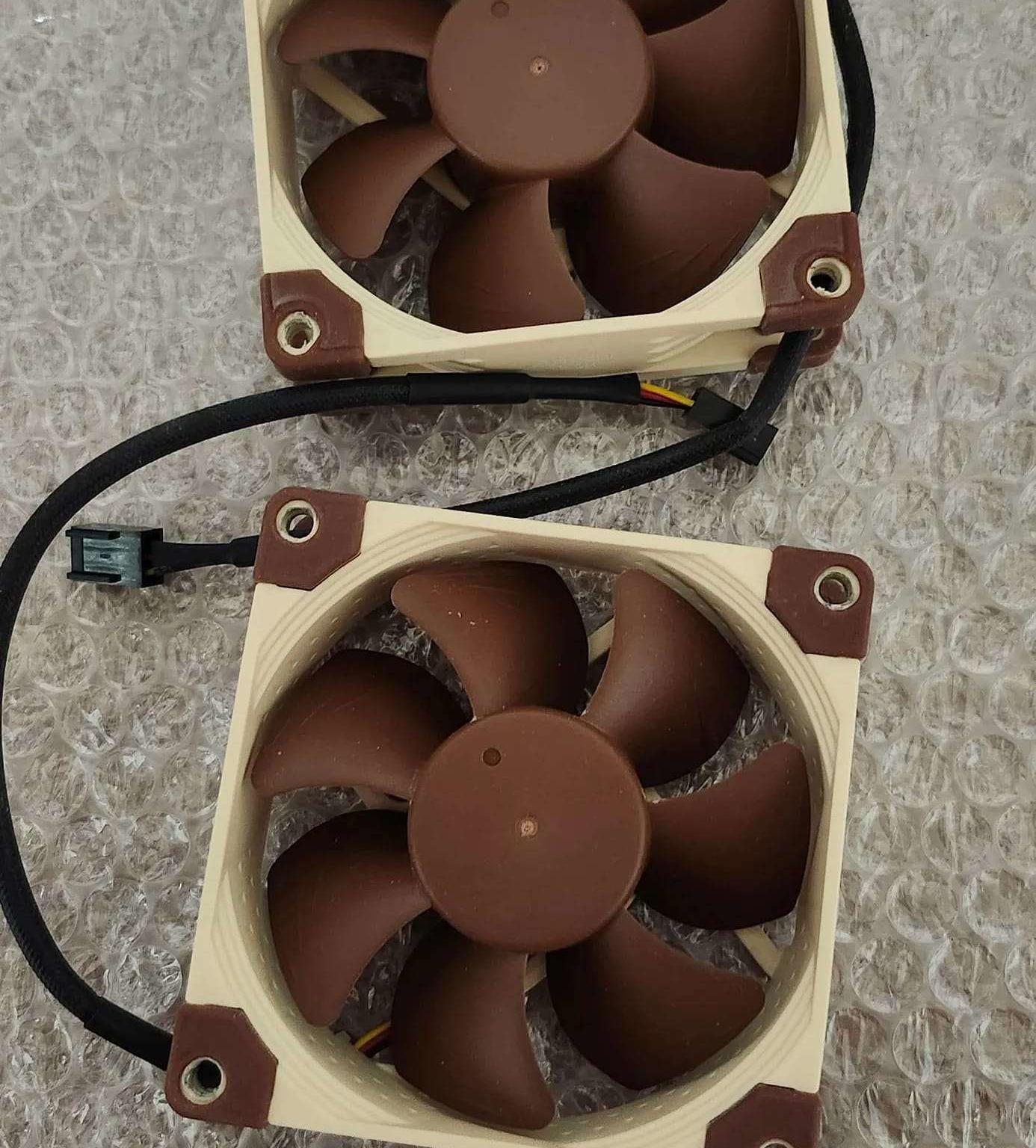 really cool 4-pin hydra connector (3fans 1 header)/noctua 80mm 3pin fans