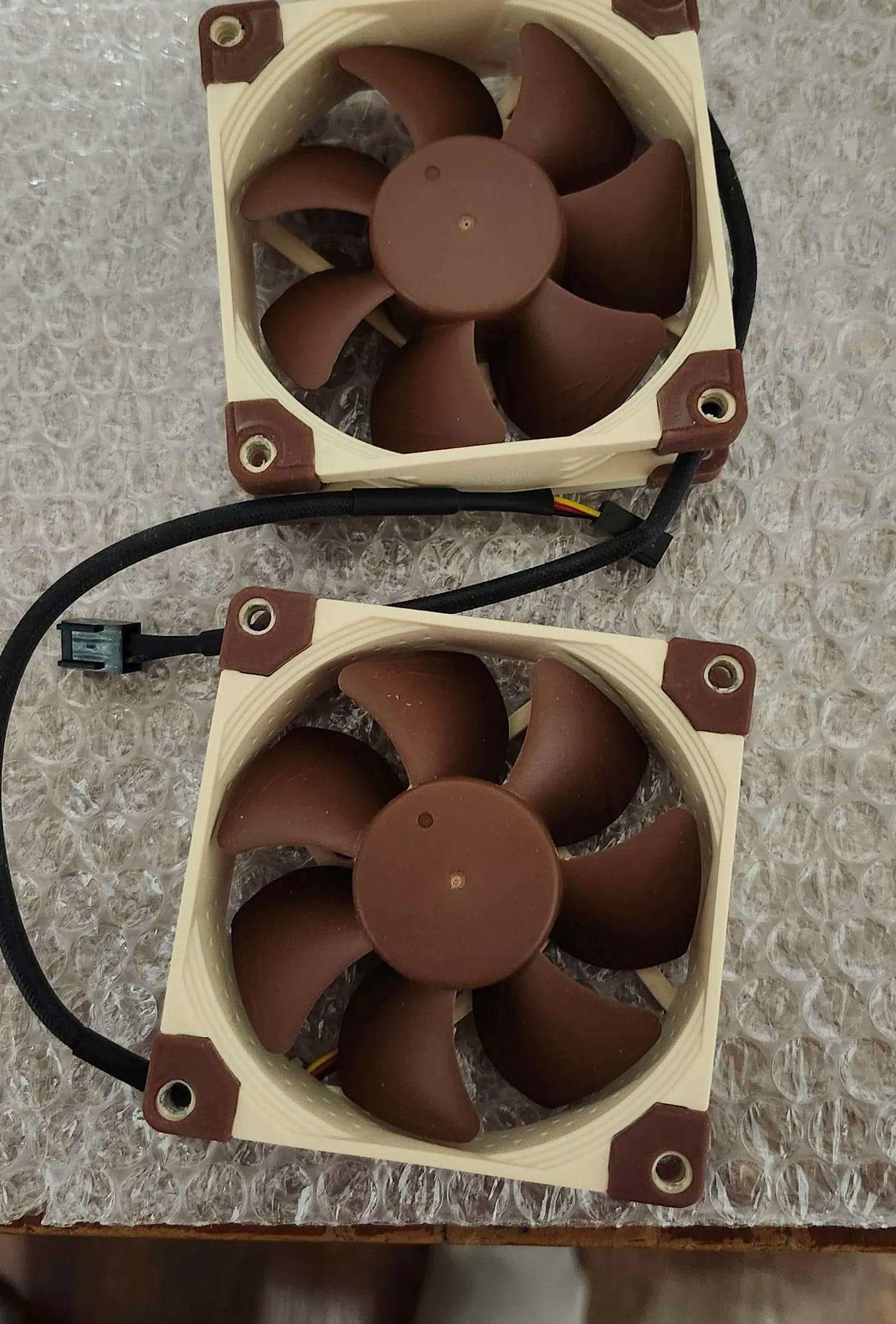 really cool 4-pin hydra connector (3fans 1 header)/noctua 80mm 3pin fans