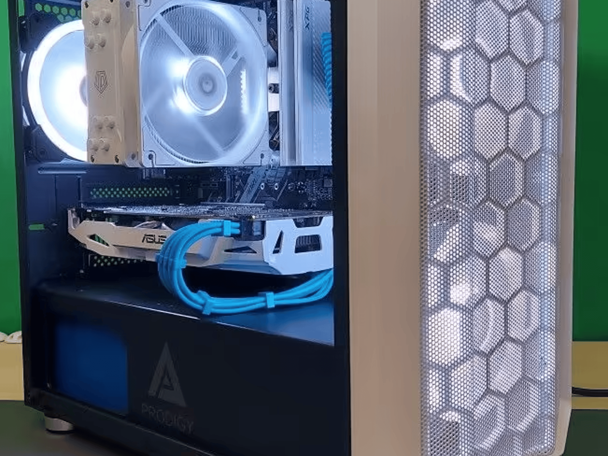 "Blue Ice" Gaming PC - Ryzen 3600, GTX 1070, 16gb RAM