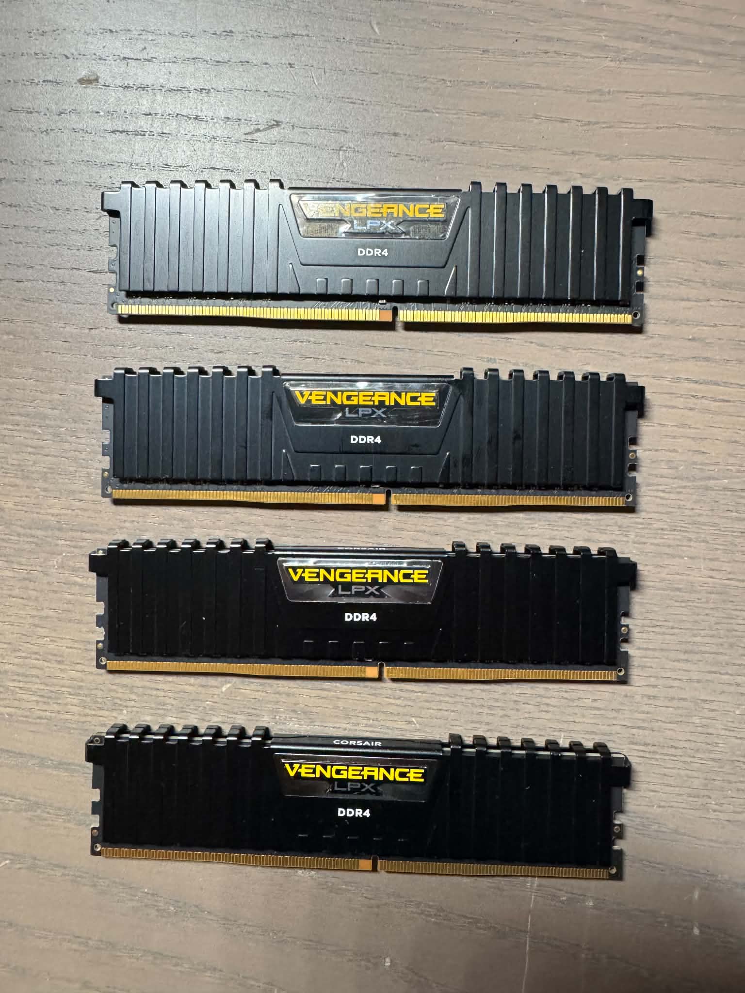 Corsair Vengeance LPX 32GB (4X8GB) DDR4 RAM 2666MHz (CMK32GX4M4A2666C16)