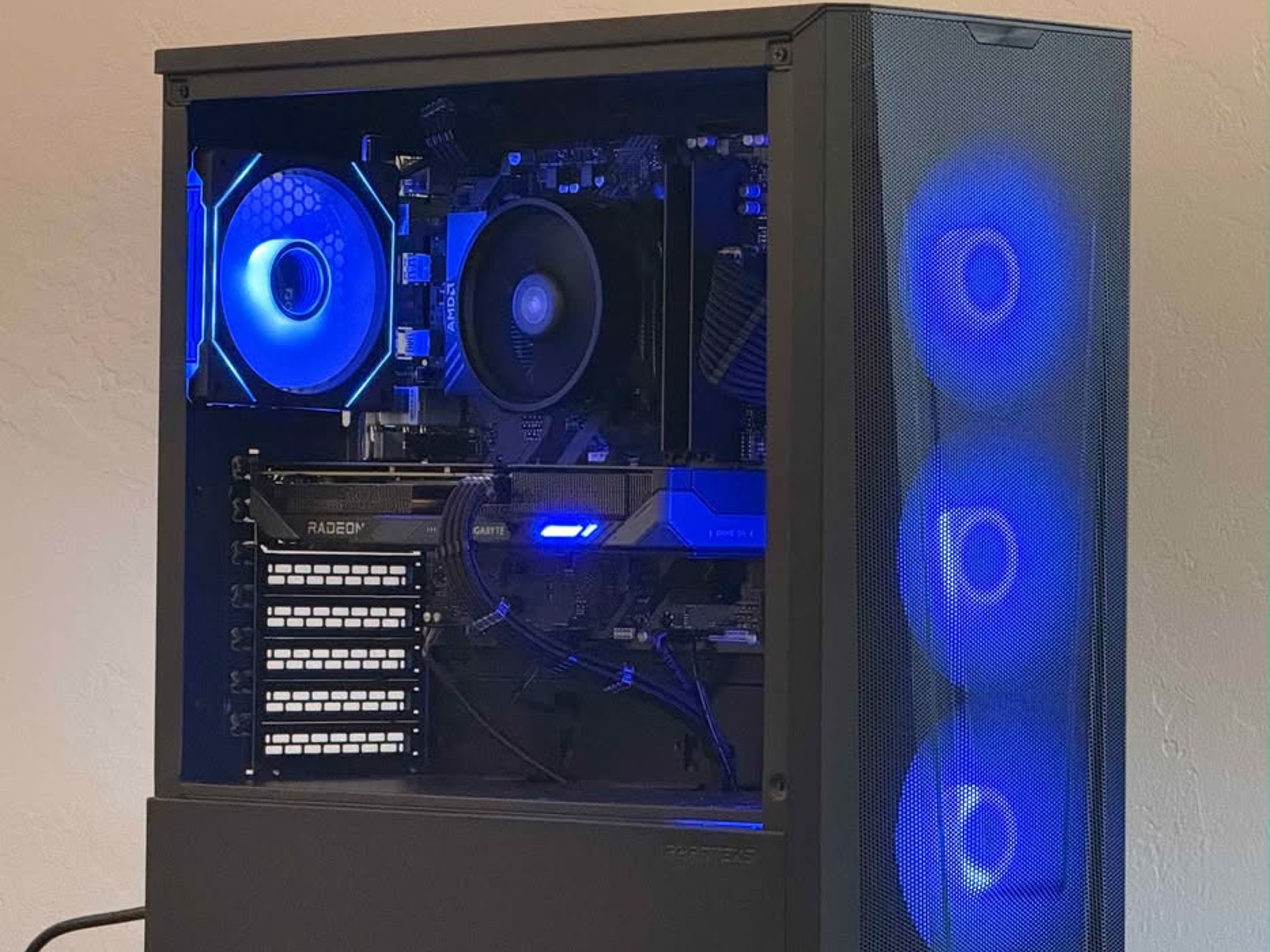 FREE SHIPPING 🖤 🌈 Black RGB Gaming PC | RX 9060 XT 16GB | Ryzen 5 7600 | 1TB SSD | 16GB...