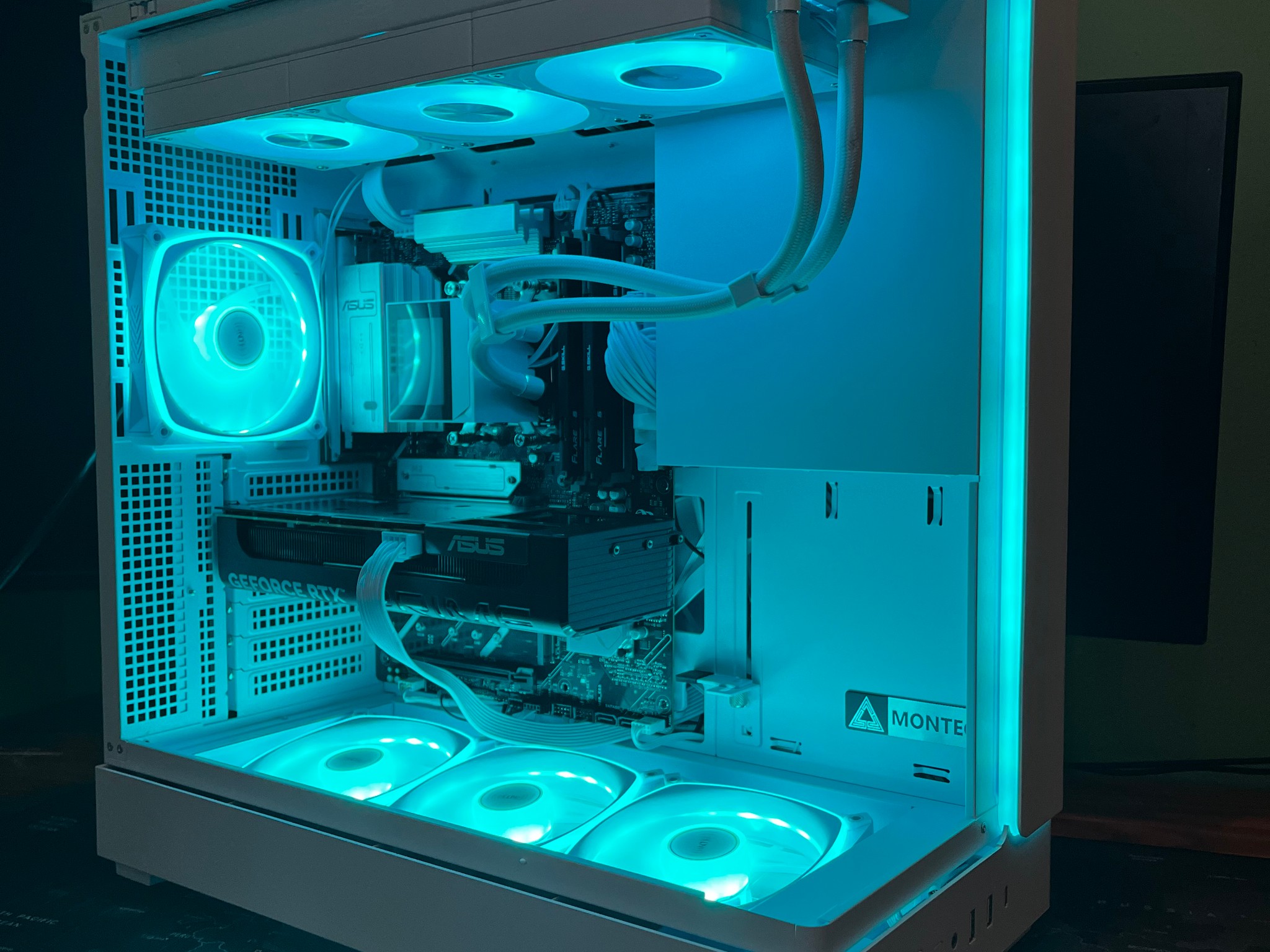 RYZEN 5 7600X3D | 32 GB DDR5 RAM | RTX 5060 GAMING PC