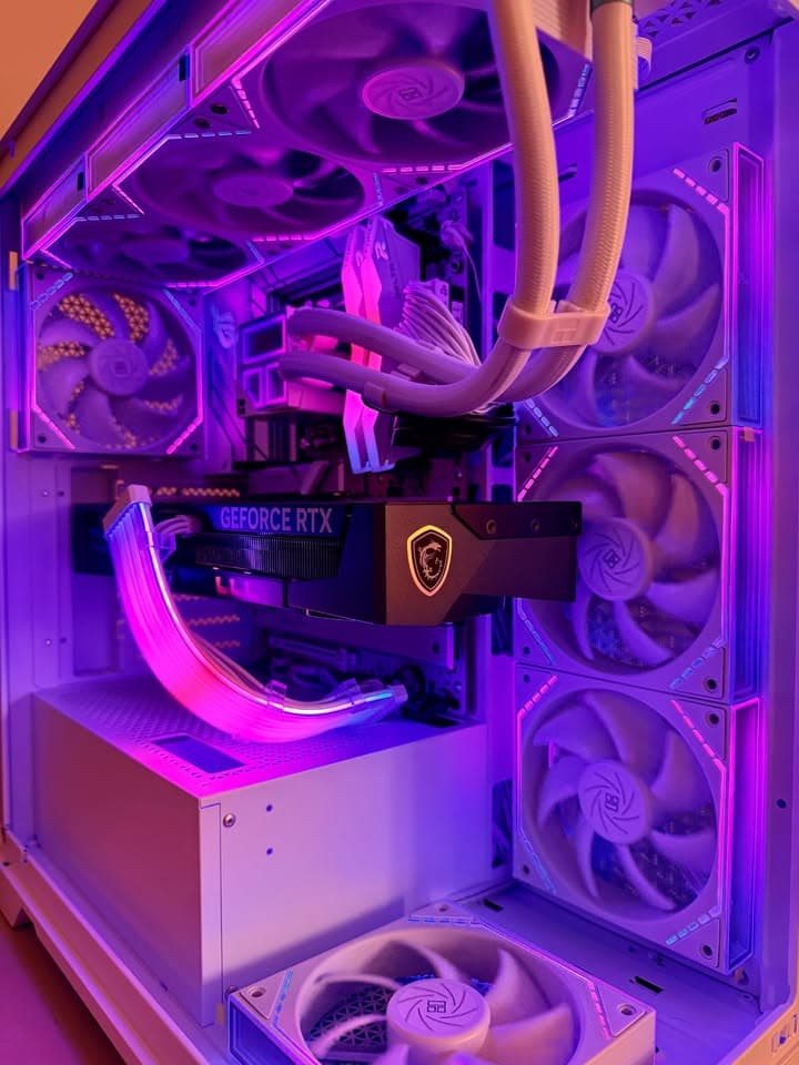 ❄️"The FrostForge"| 9800X3D | RTX 5070 Ti | 32gb DDR5| Windows 11 Pro