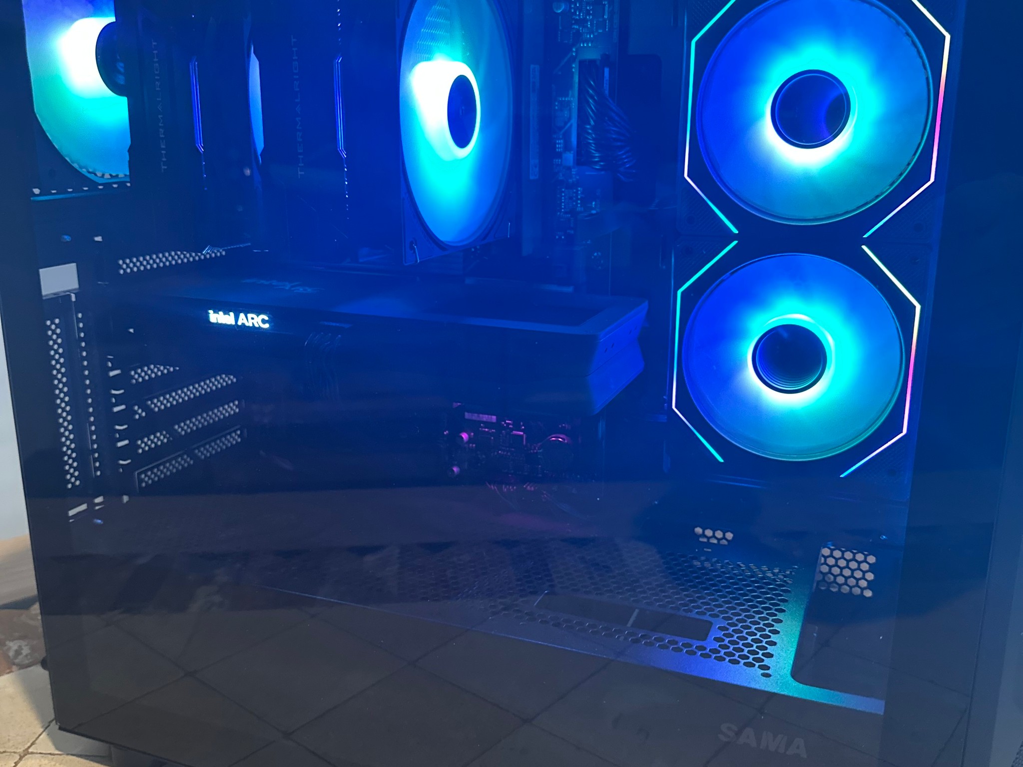 Intel Core Ultra 7 265K / Intel ARC B580 12GB Special Edition - Mid-Tower Gaming PC