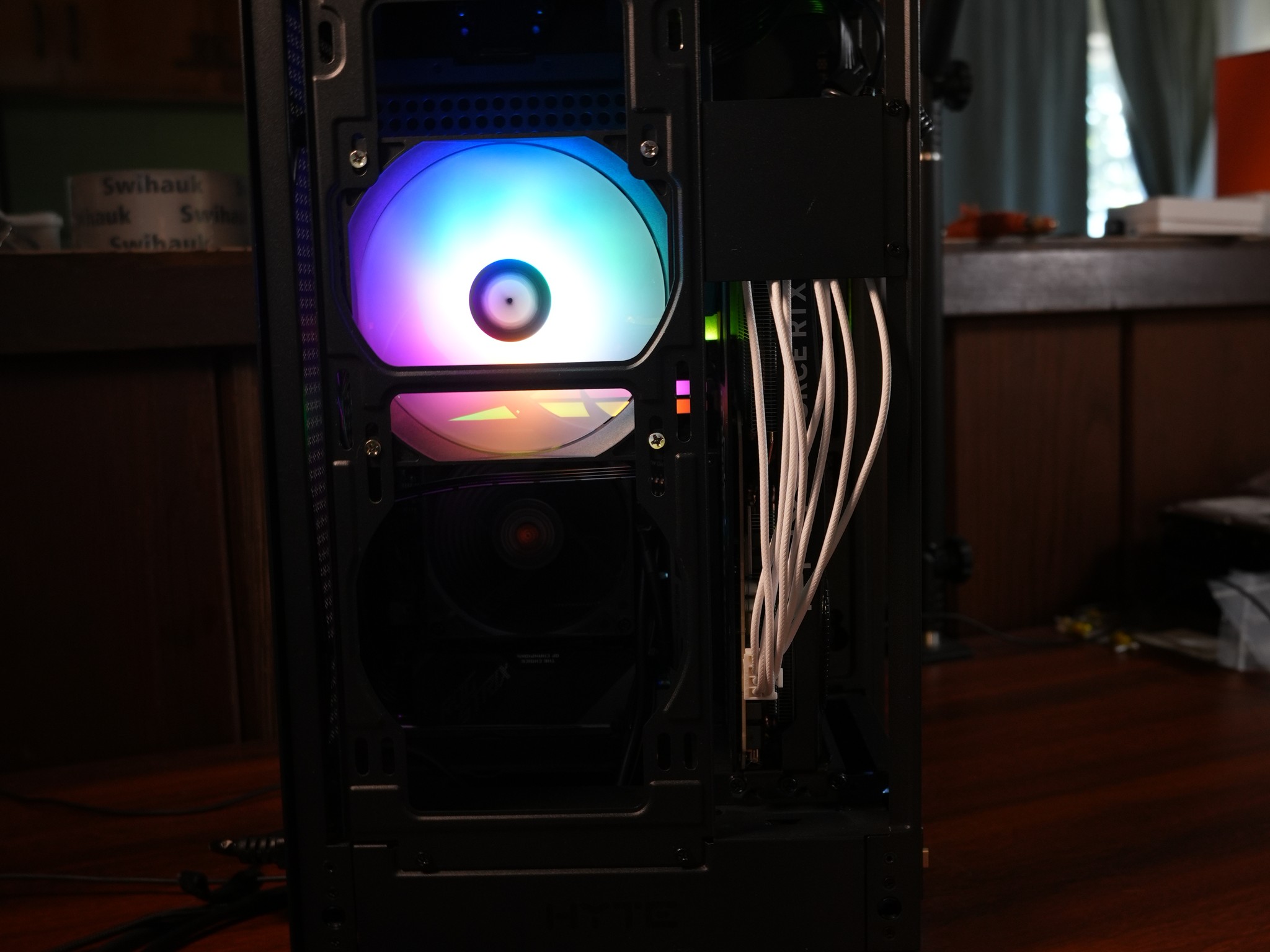 Looming Tower II | RYZEN 5 5600X | RTX 5060 TI 8G | 32GB DDR4 | 1TB NVME | WINDOWS 11 PRO + WIFI.BT