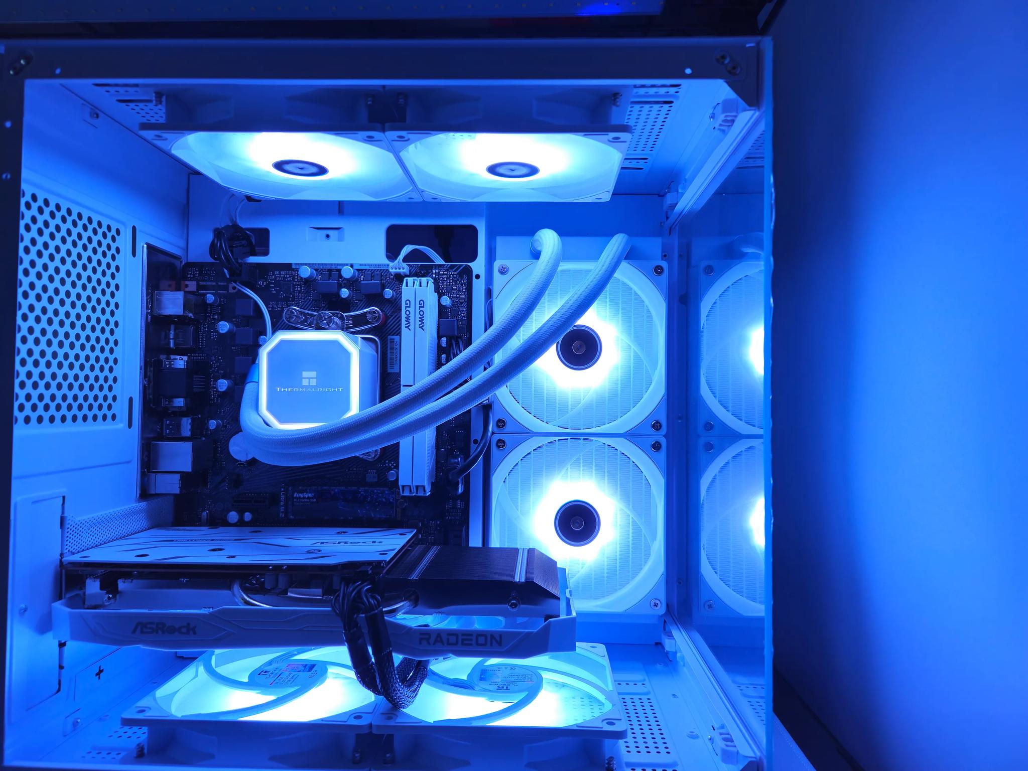 Arctic Rig Ryzen 5 / 16GB / 1TB SSD / RX 6600