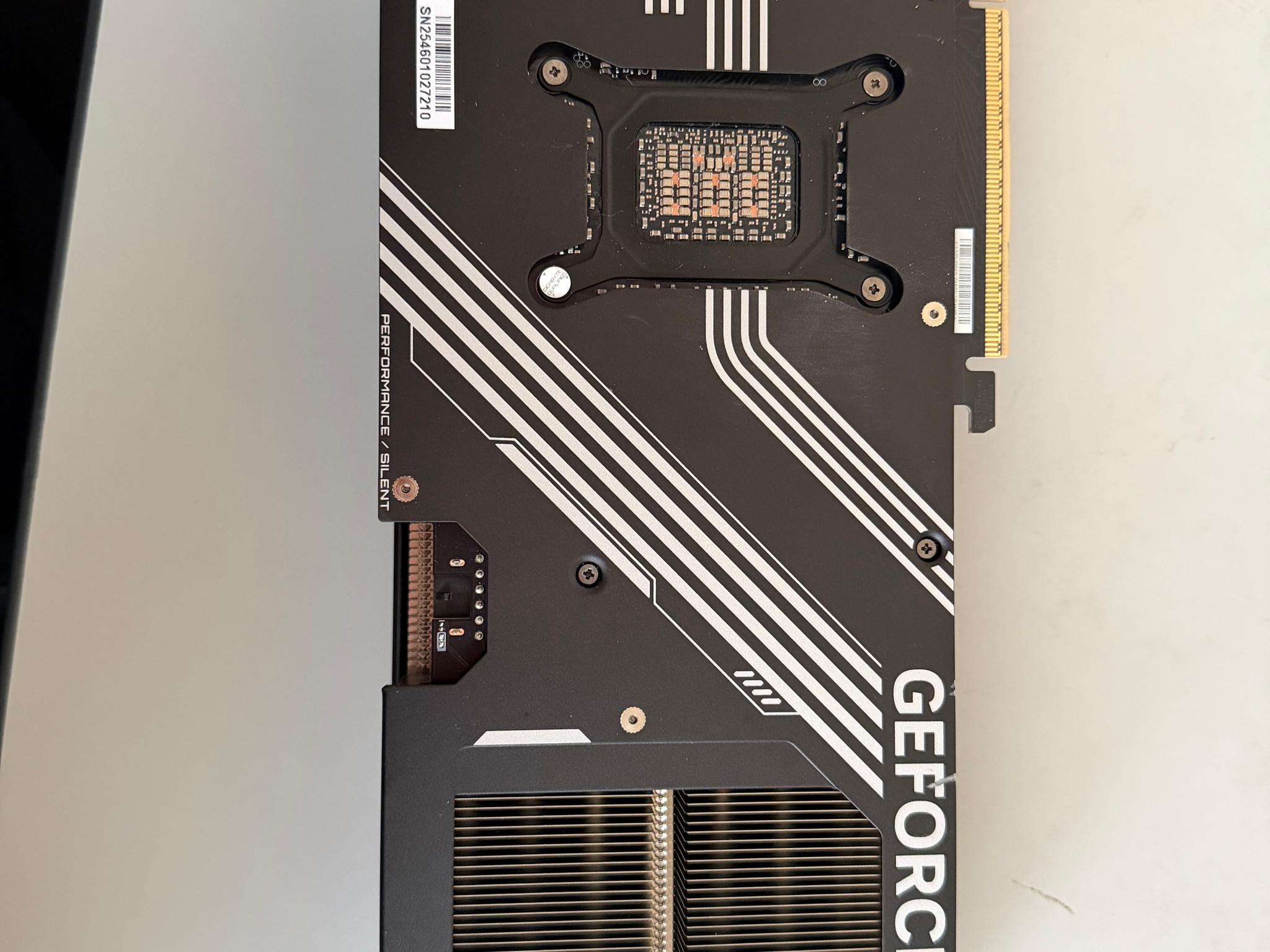 GIGABYTE GeForce RTX 5080 WINDFORCE SFF 16G