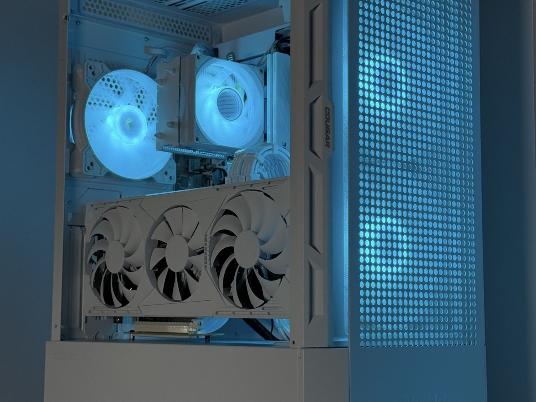 ⚪️FROSTBYTE STRIKER⚪️ 5700XT | RYZEN 5 | 16GB DDR4 | 1TB M.2