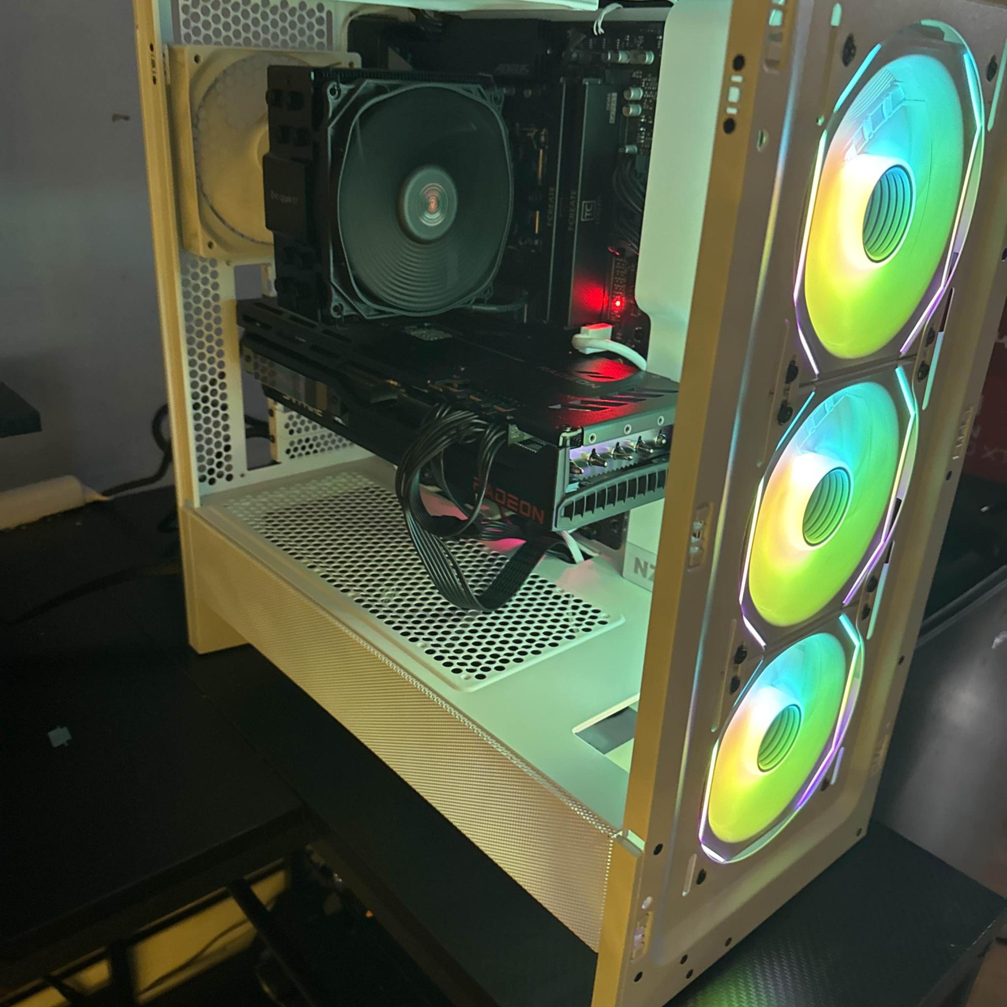Radeon RX7900XTX + Ryzen 7 7800X3D, 32 GB DDR5 Ram, 1 TB Storage