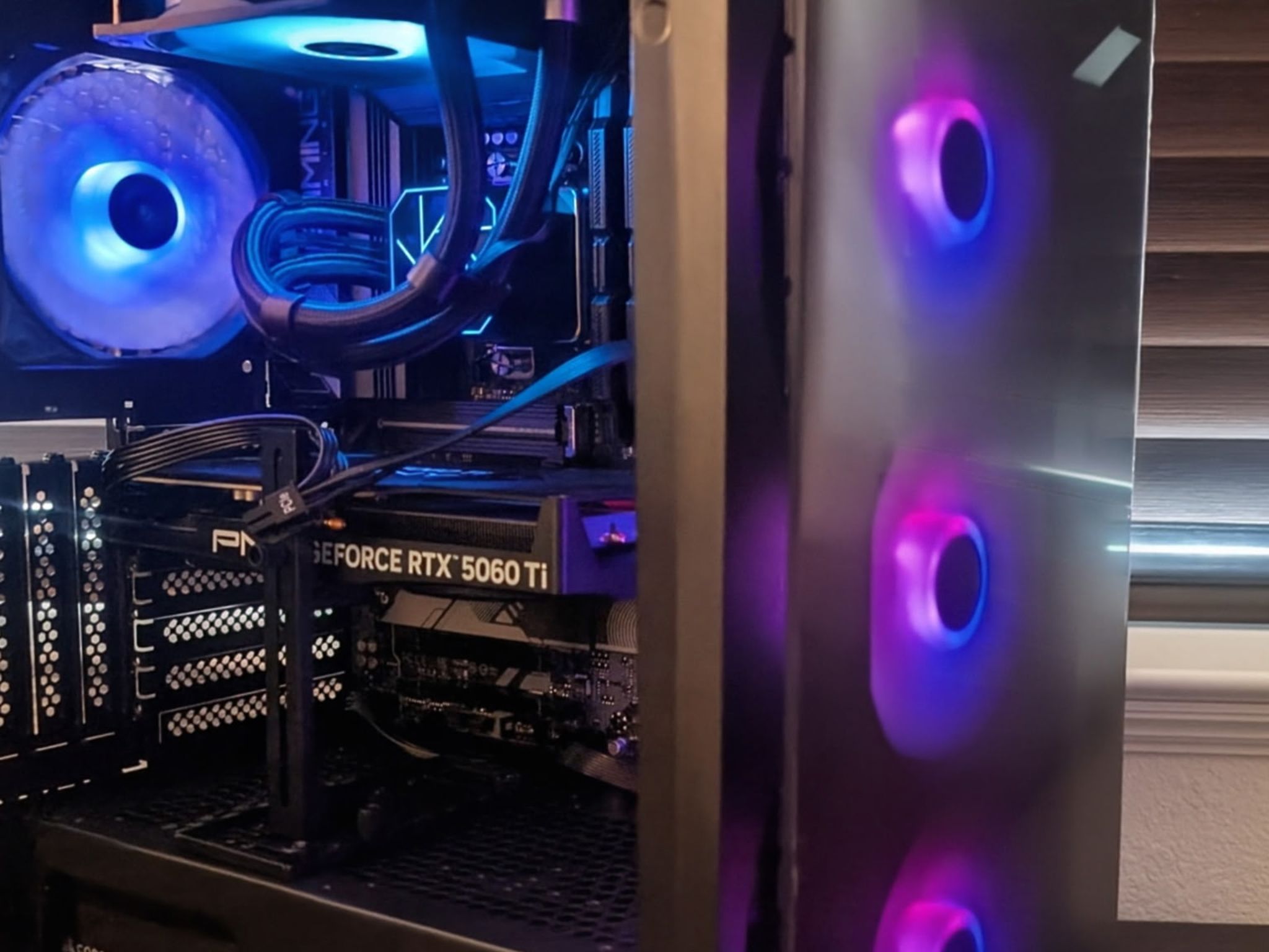 AMD Ryzen 7 7700X | RTX 5060Ti 16GB | 32GB DDR5 | 1TB NVMe SSD | Wifi | Windows 11 | Gaming PC