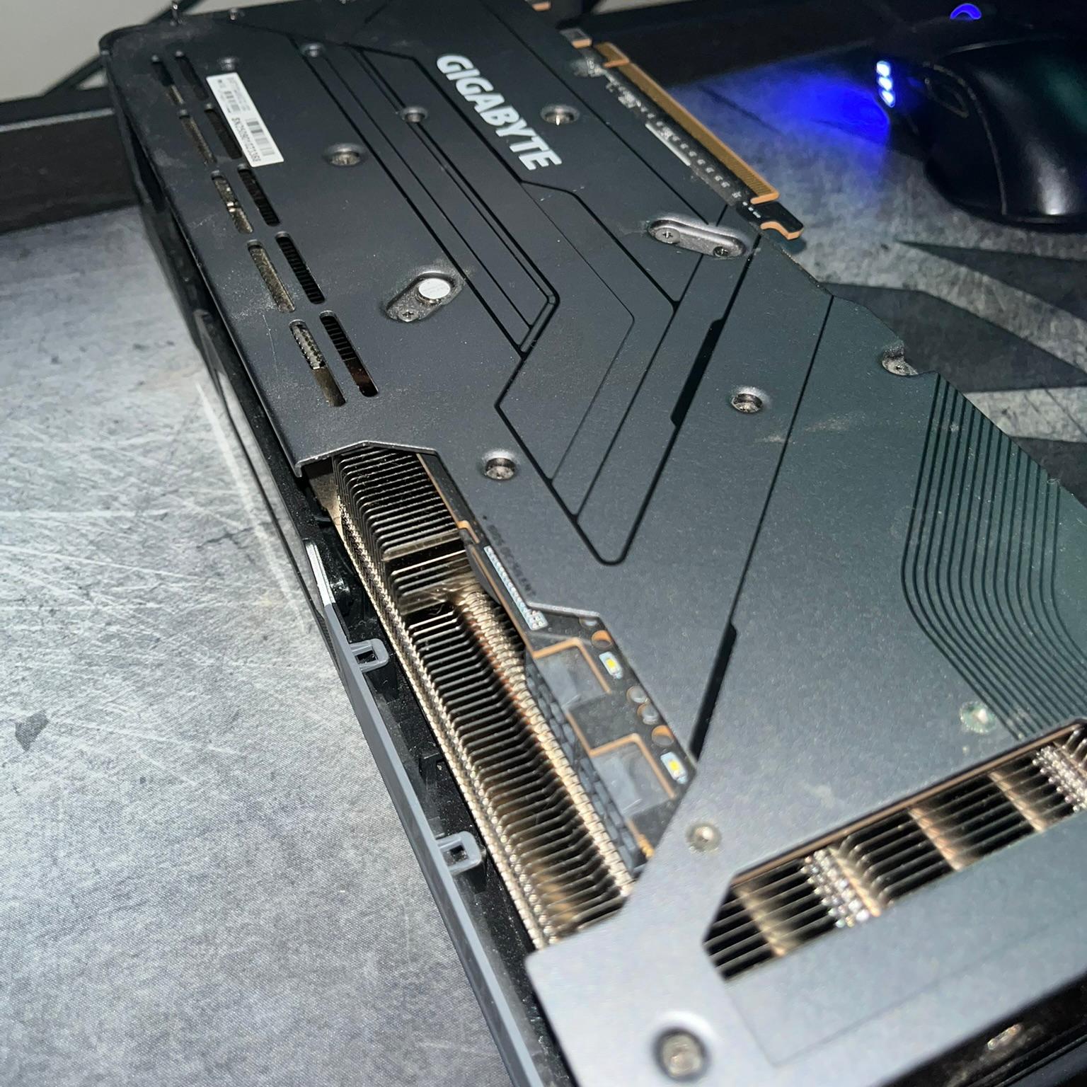 GIGABYTE Radeon RX 7700 XT