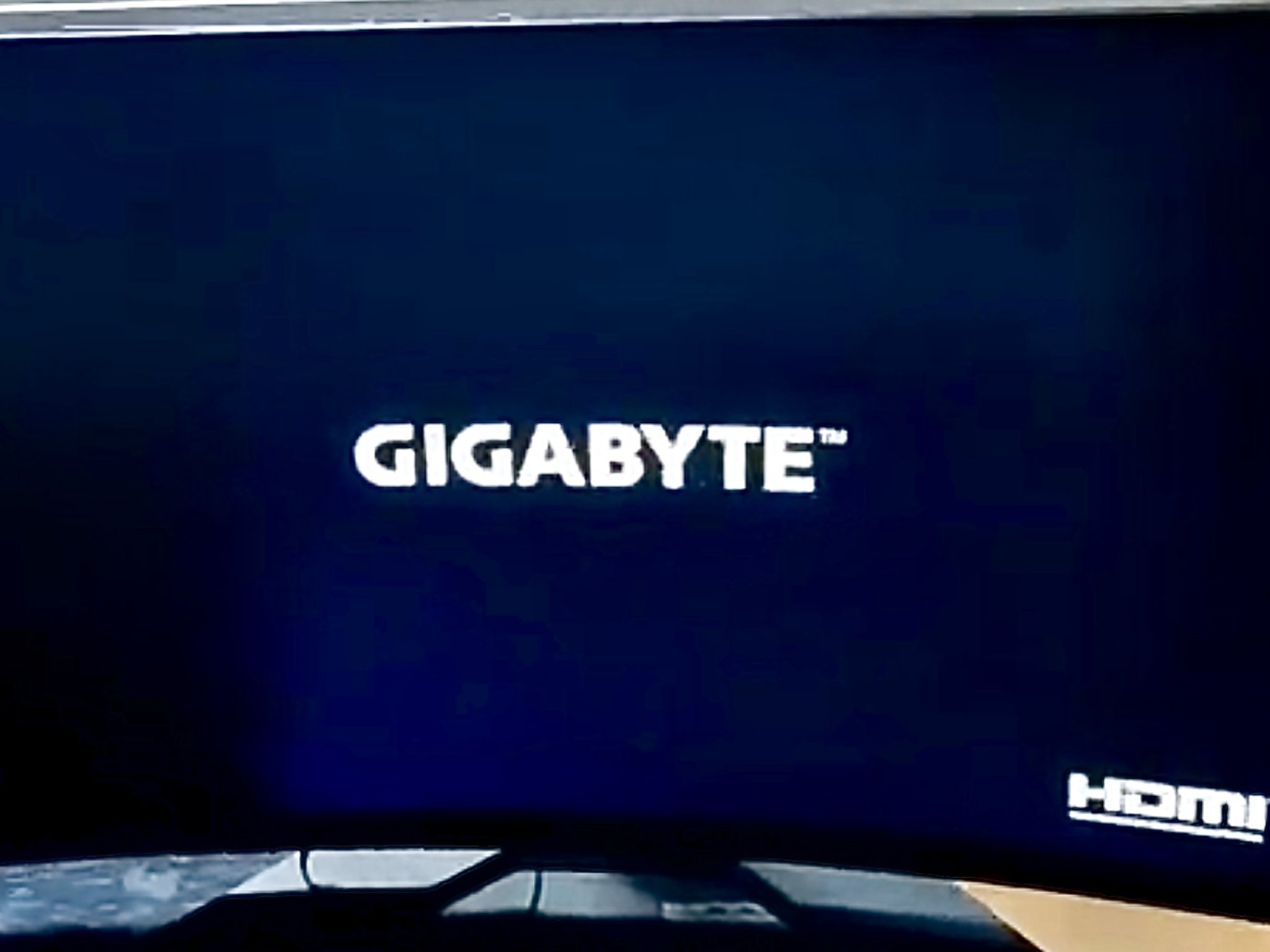 1440P 165HZ GIGABYTE HDR monitor in perfect condition
