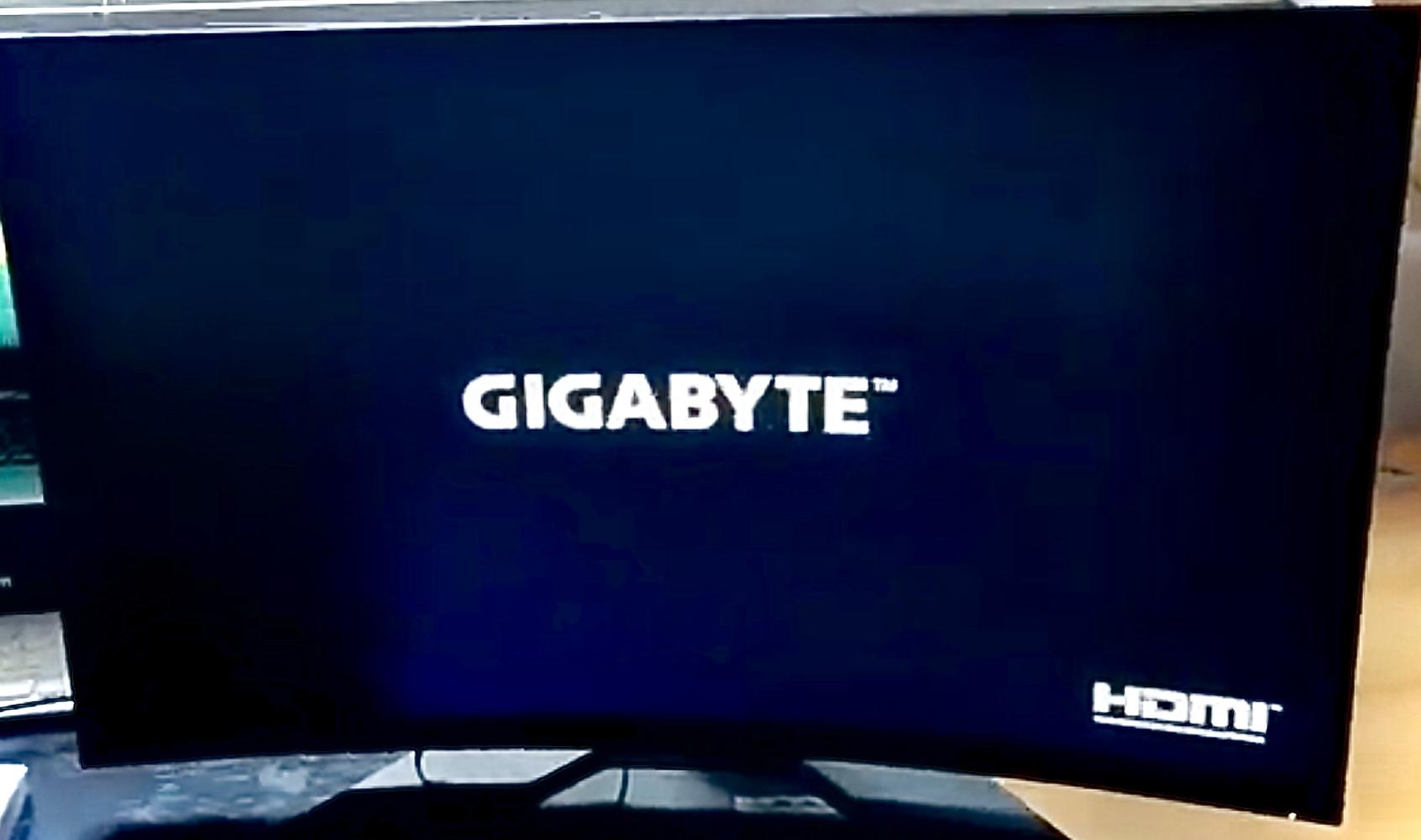 1440P 165HZ GIGABYTE HDR monitor in perfect condition