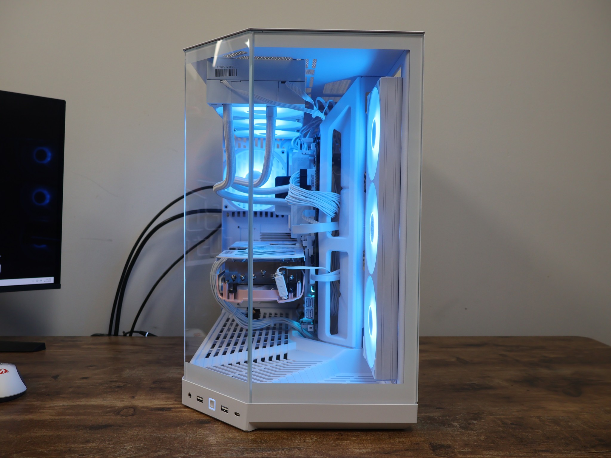 Yeston Sakura RX 9070 XT Gaming PC – Intel 270K | 32GB DDR5 | 2TB M.2 | 1440p / 4K Gaming