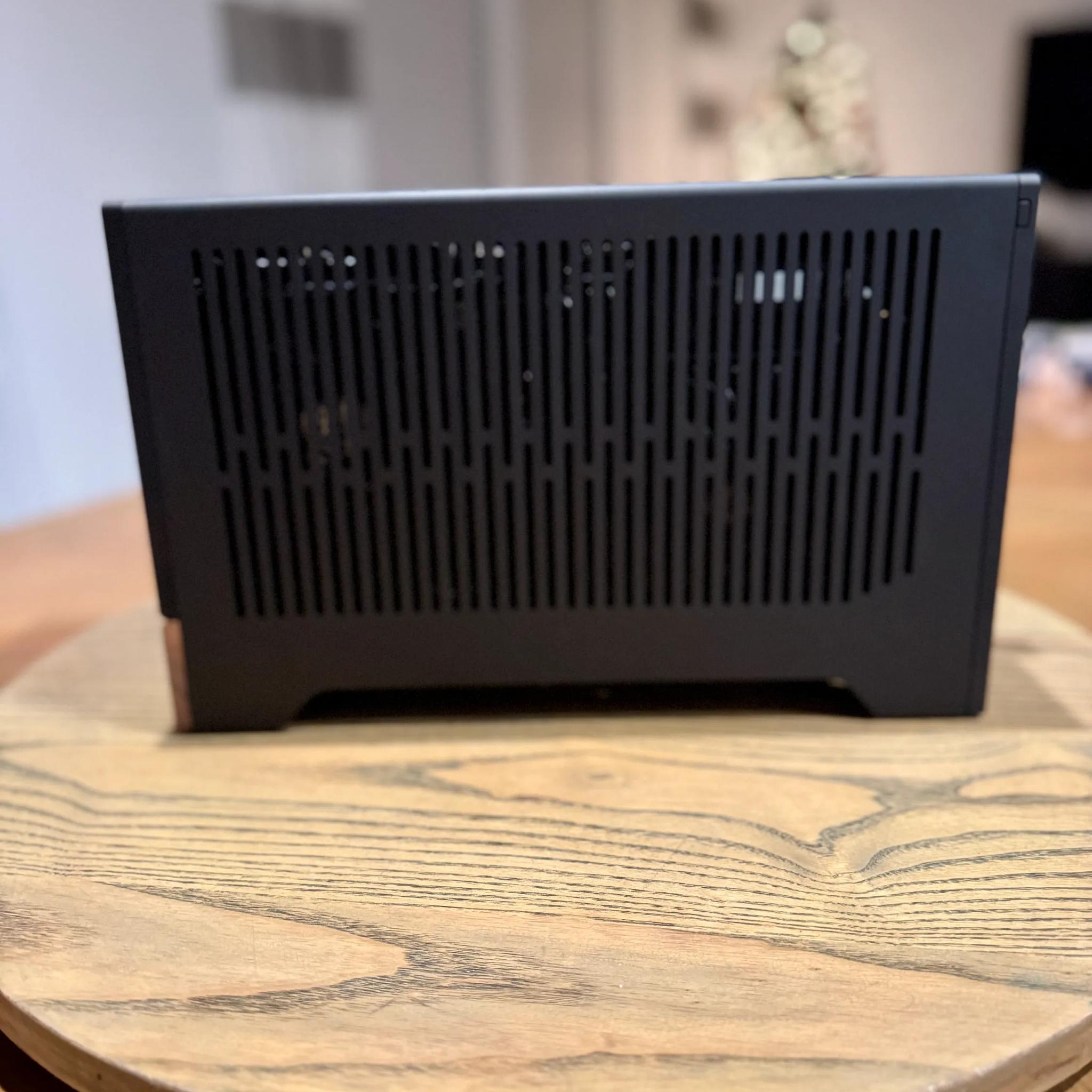 The Distinguished Gentleman 🎩 Fractal Terra, NVIDIA 4070 SUPER OC, RYZEN 7600X, 32GB RAM, 2TB SSD