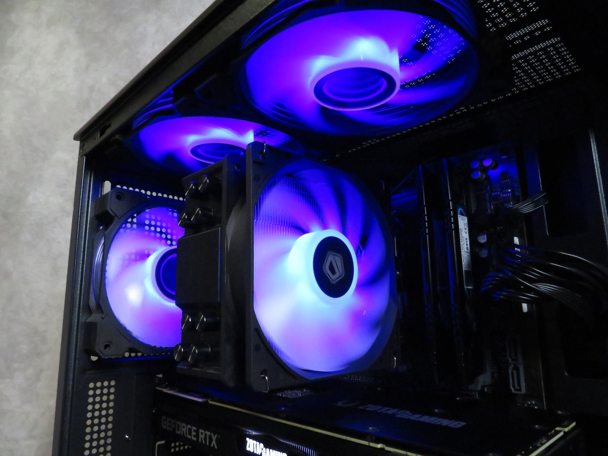 Great Mid-Range Gamer: Ryzen 5 3600X + RTX 2070 Super + 16 GB DDR4 + 1 TB NVME