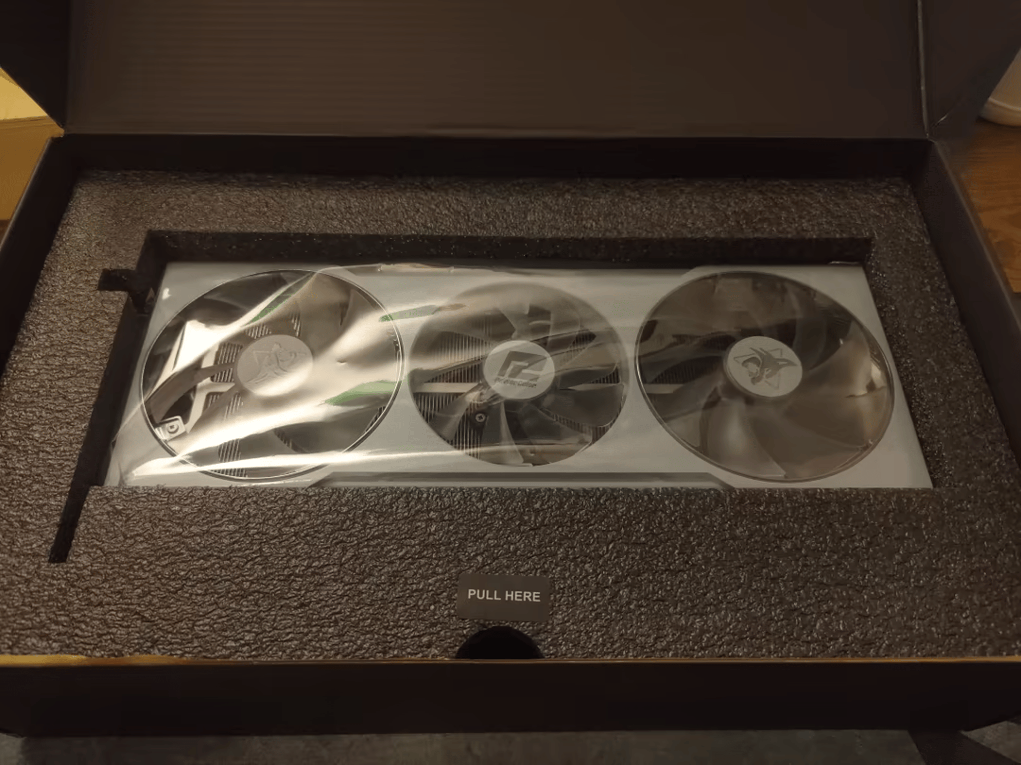 PowerColor Hellhound RX 6700XT Spectral Edition
