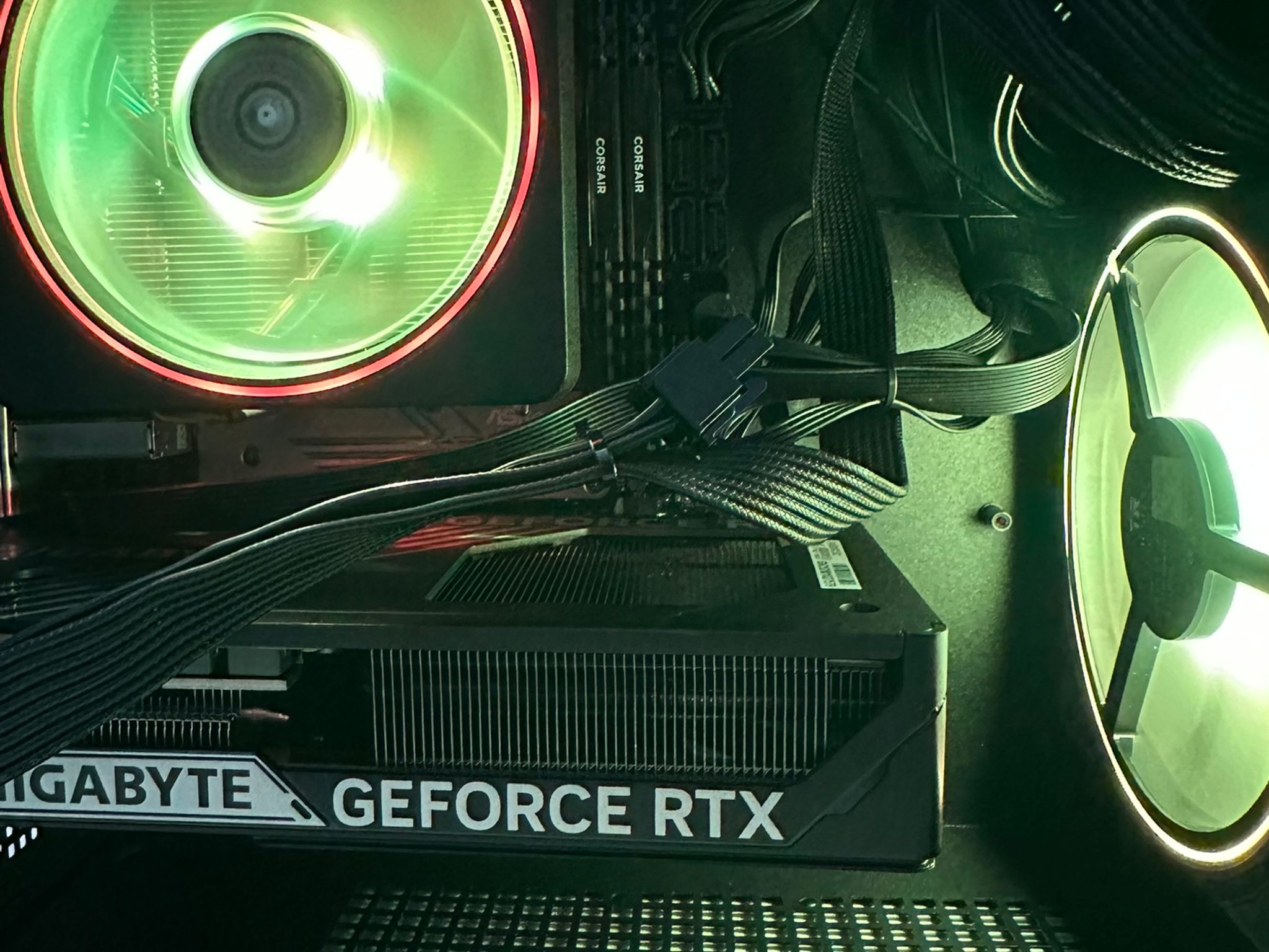 Ryzen 7 3800XT / RTX 5060 / 1TB NVME / 32GB RAM