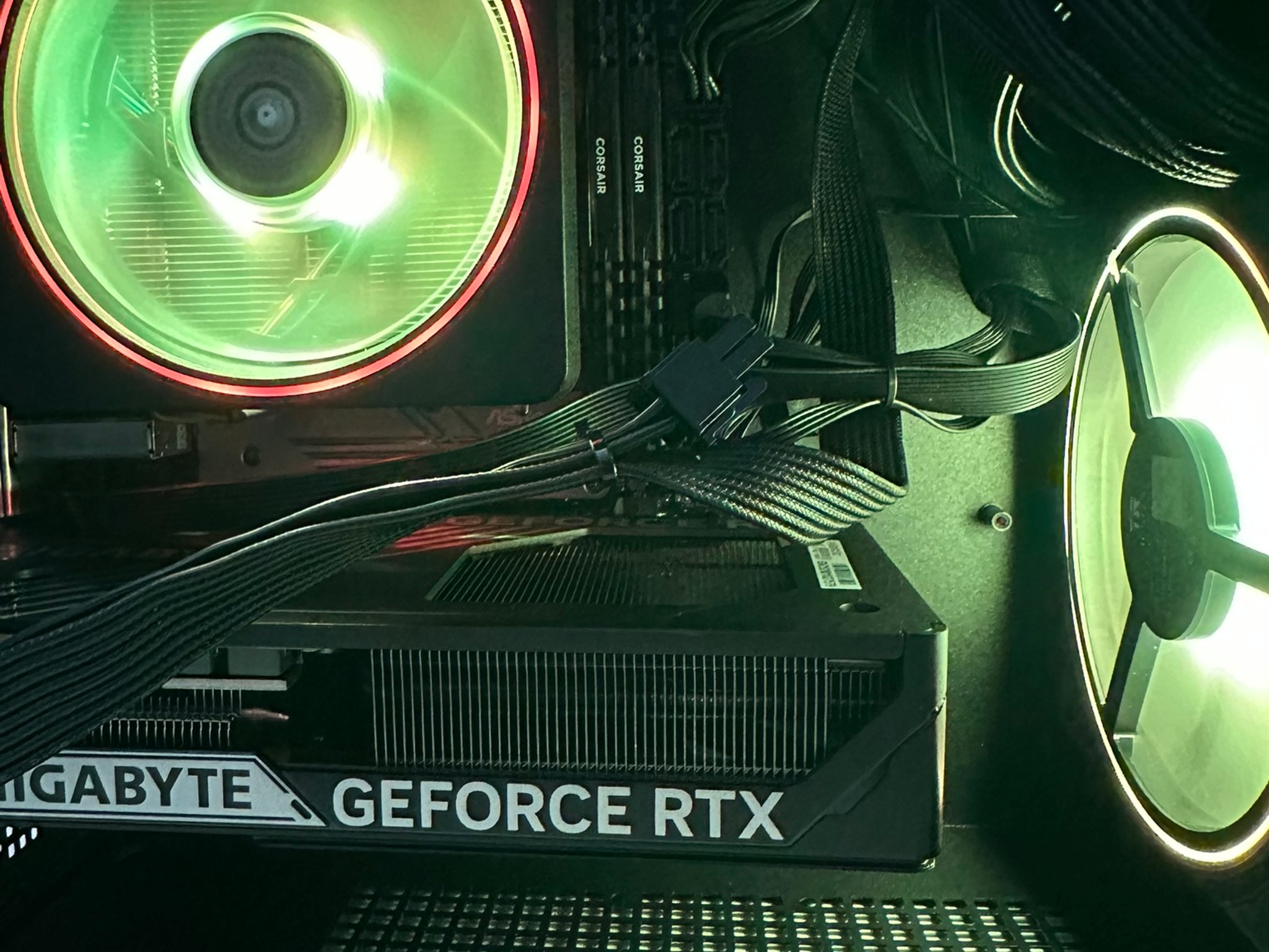 Ryzen 7 3800XT / RTX 5060 / 1TB NVME / 32GB RAM