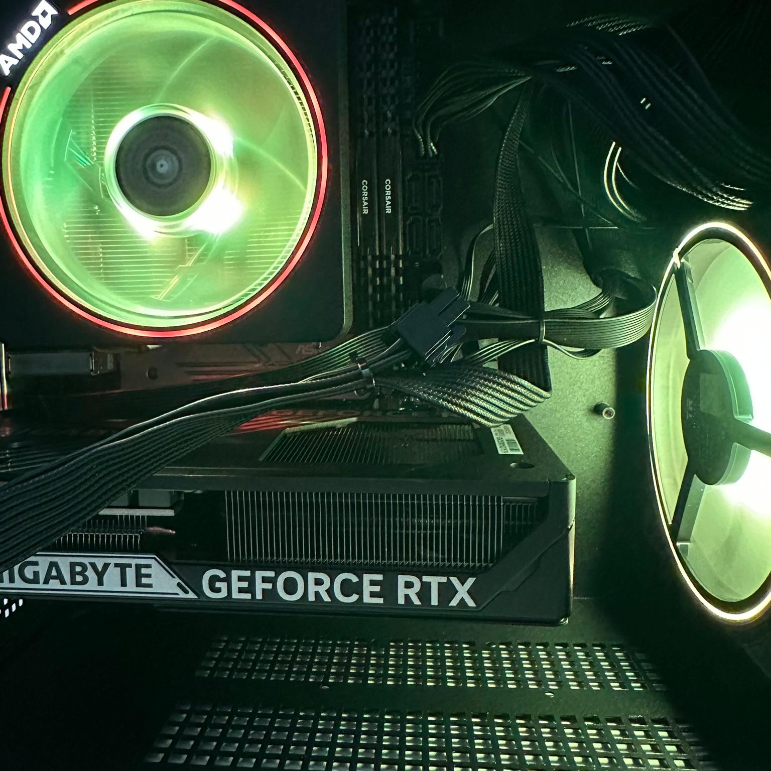 Ryzen 7 3800XT / RTX 5060 / 1TB NVME / 32GB RAM