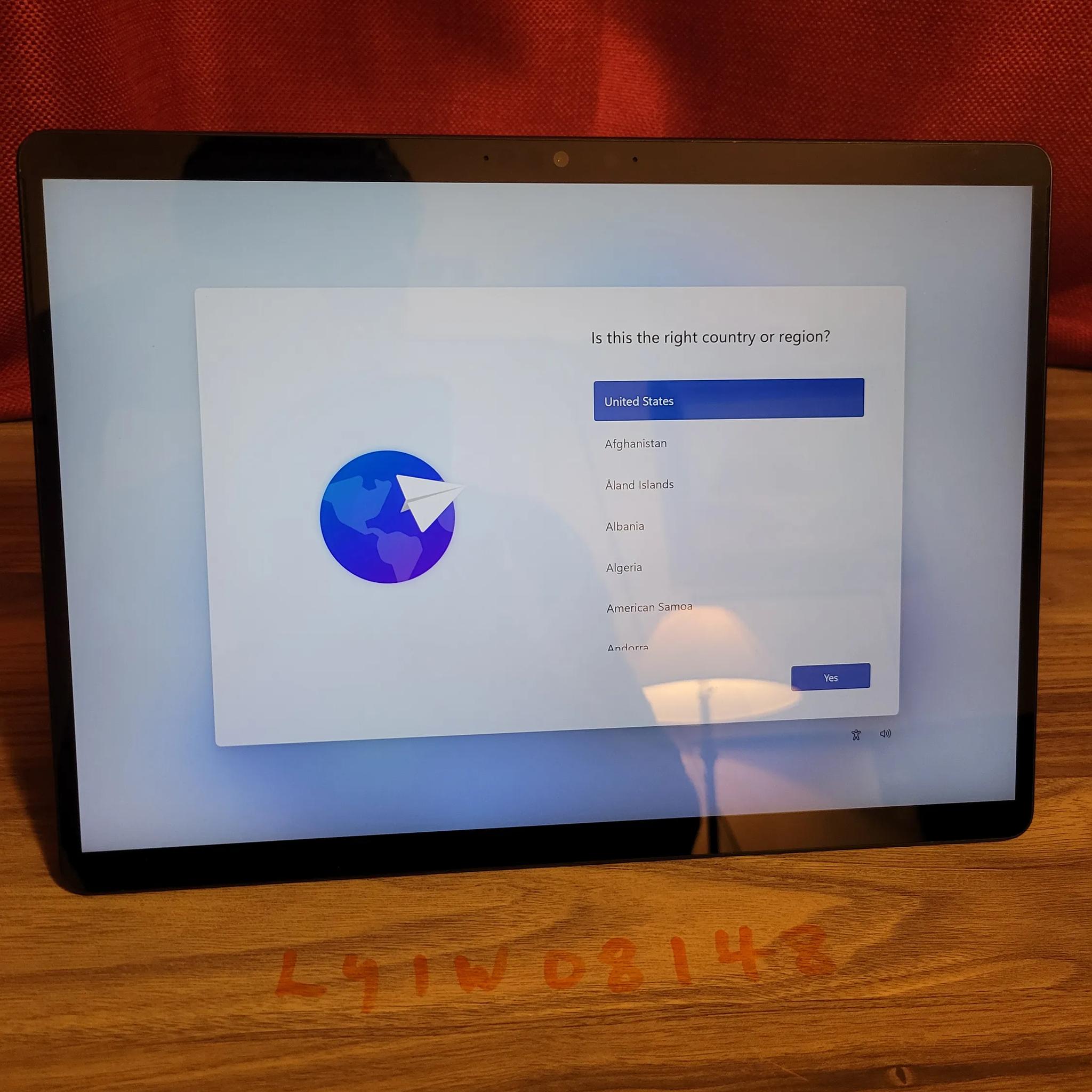Microsoft Surface Pro 9 - 256gb - intel i5 12th gen. - 13" QLED Touch Screen
