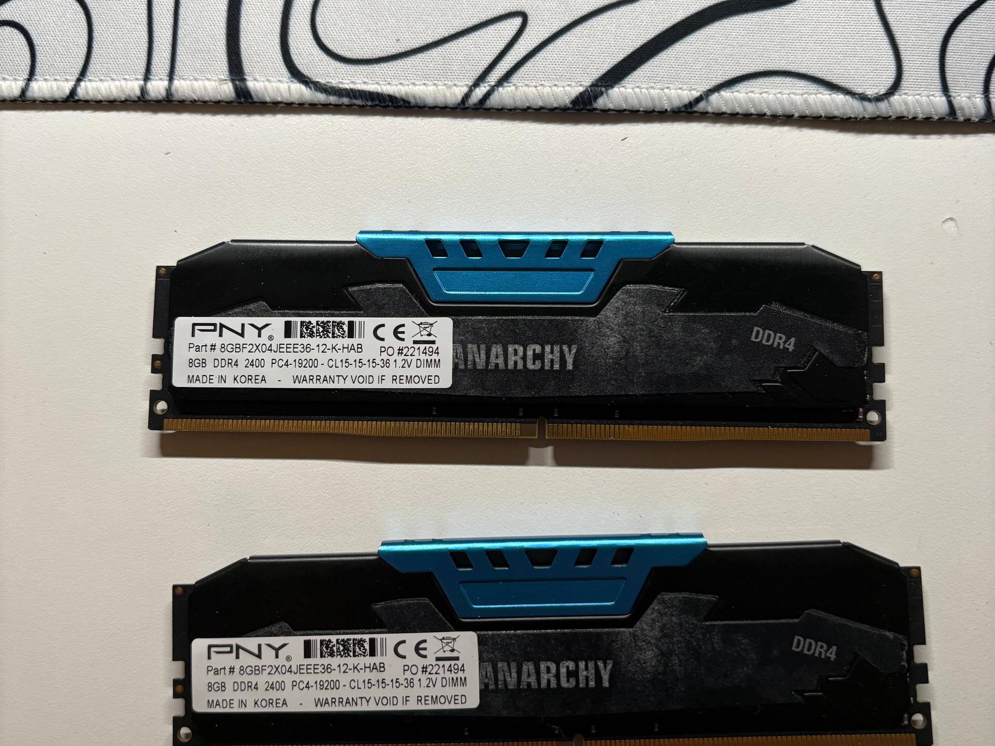 PNY Anarchy 16GB DDR4-2400 MHz CL15 (2x8) Blue