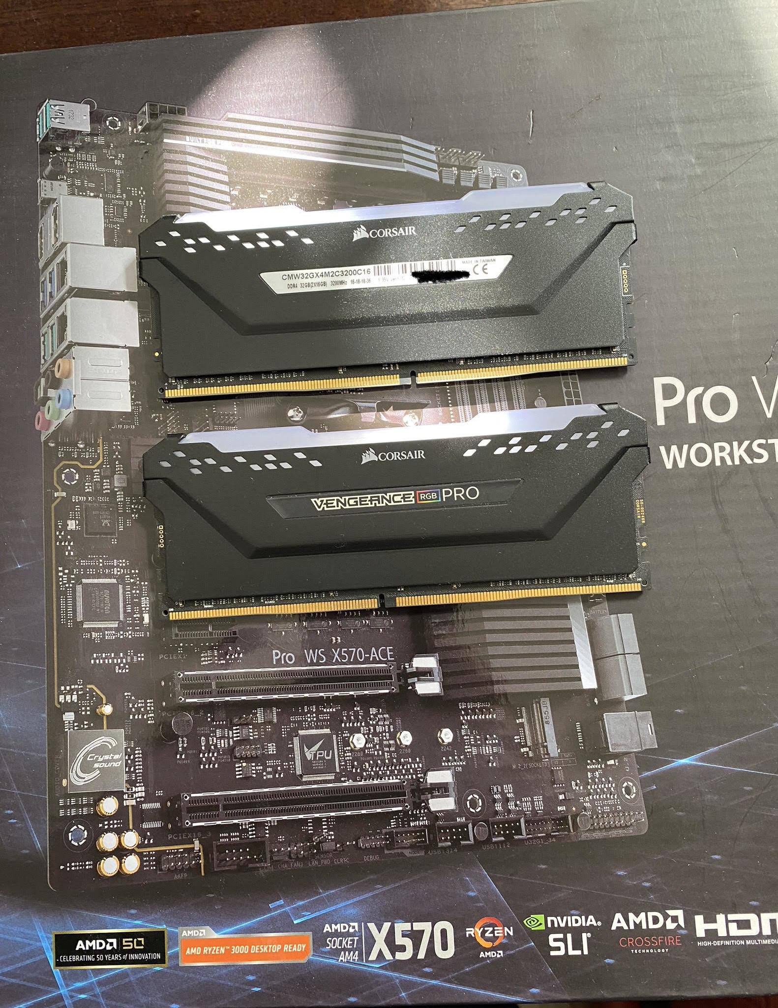 32GB Corsair Vengeance RGB Pro DDR4 3200CL16 (2X16)