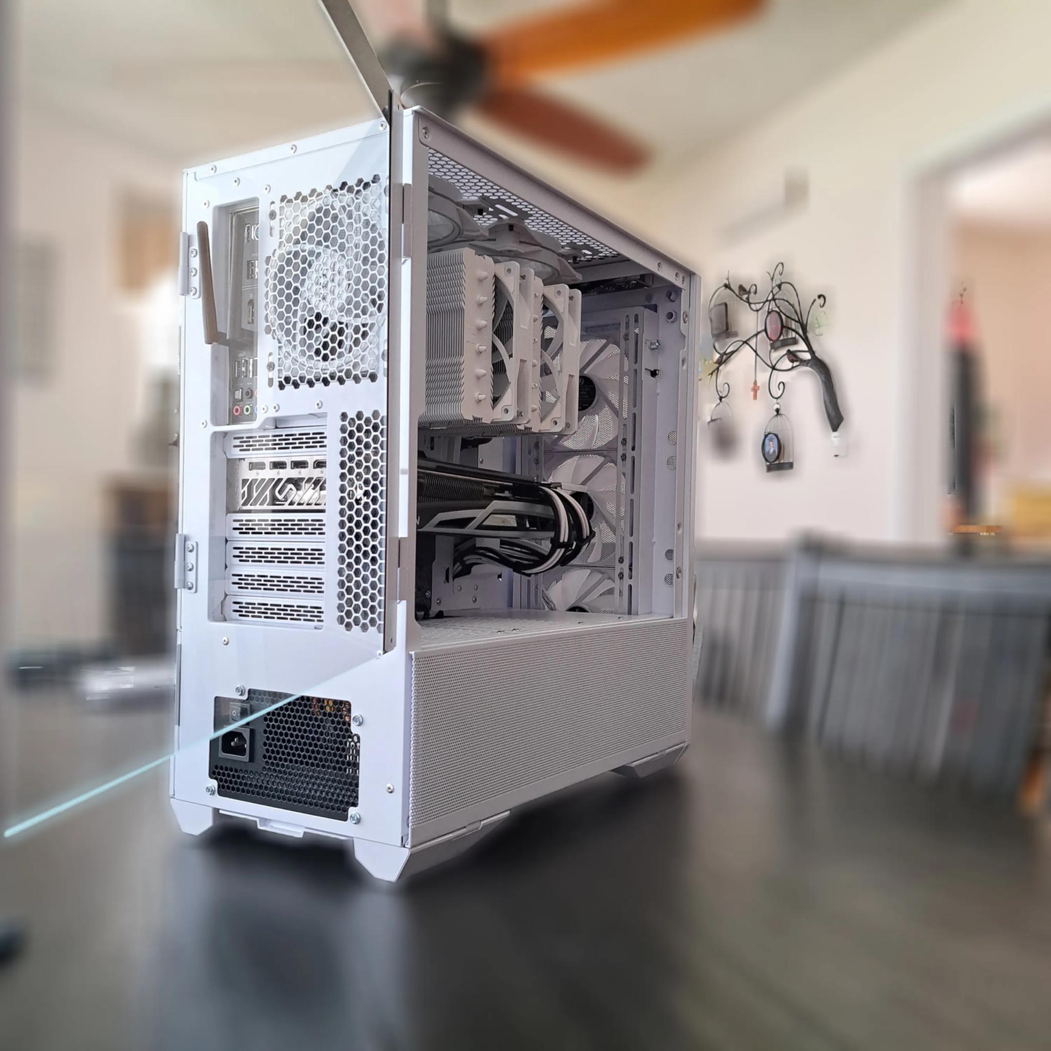 |🍪The Oreo🍪| Mid-High End Gaming PC