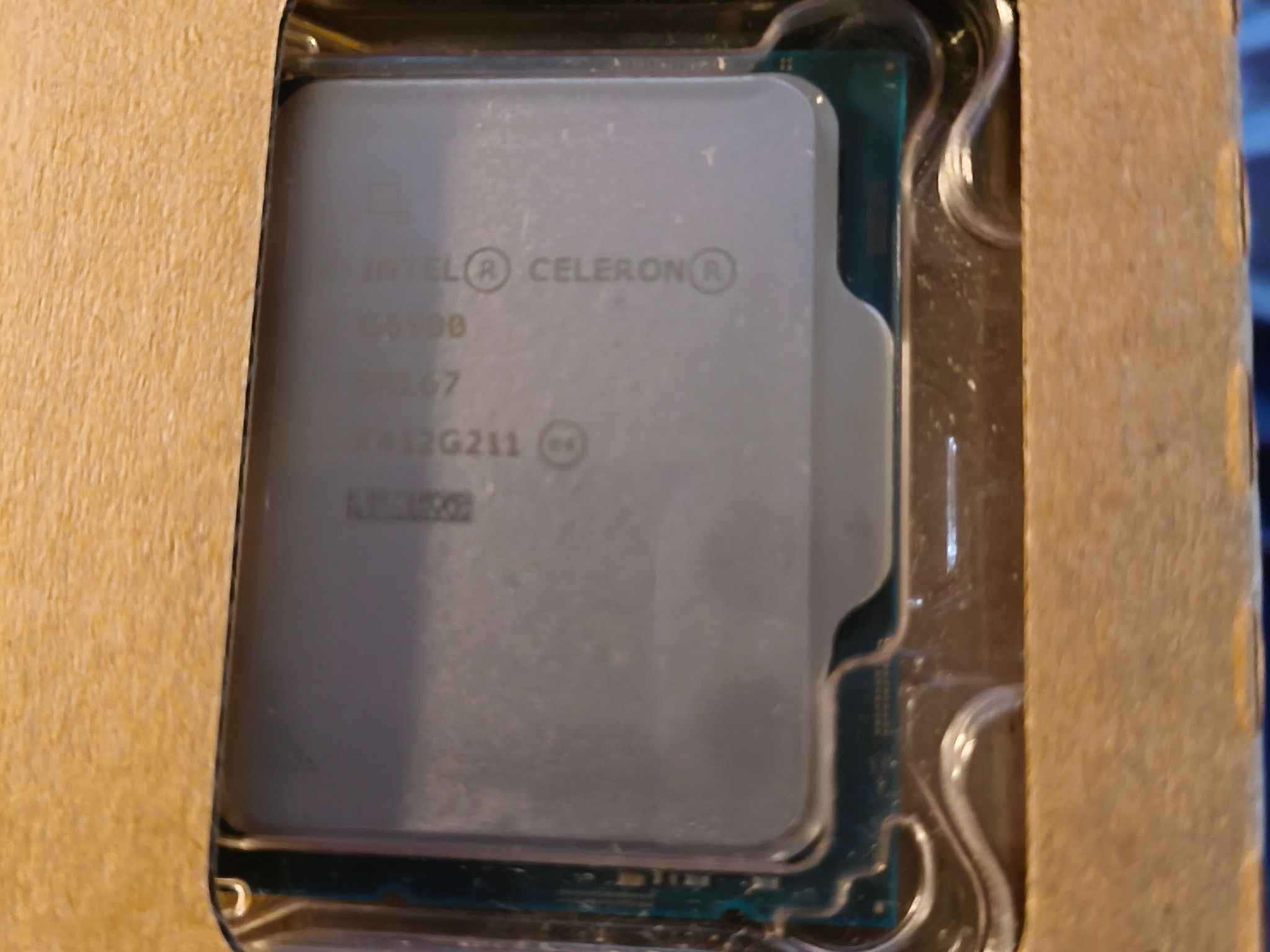 Intel Celeron G6900