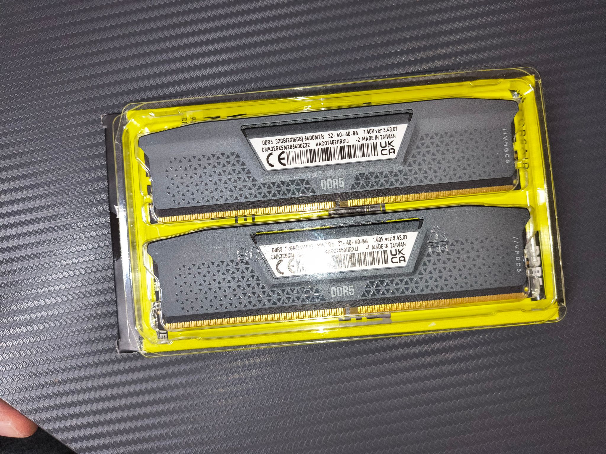 32GB Corsair Vengeance DDR5 6400