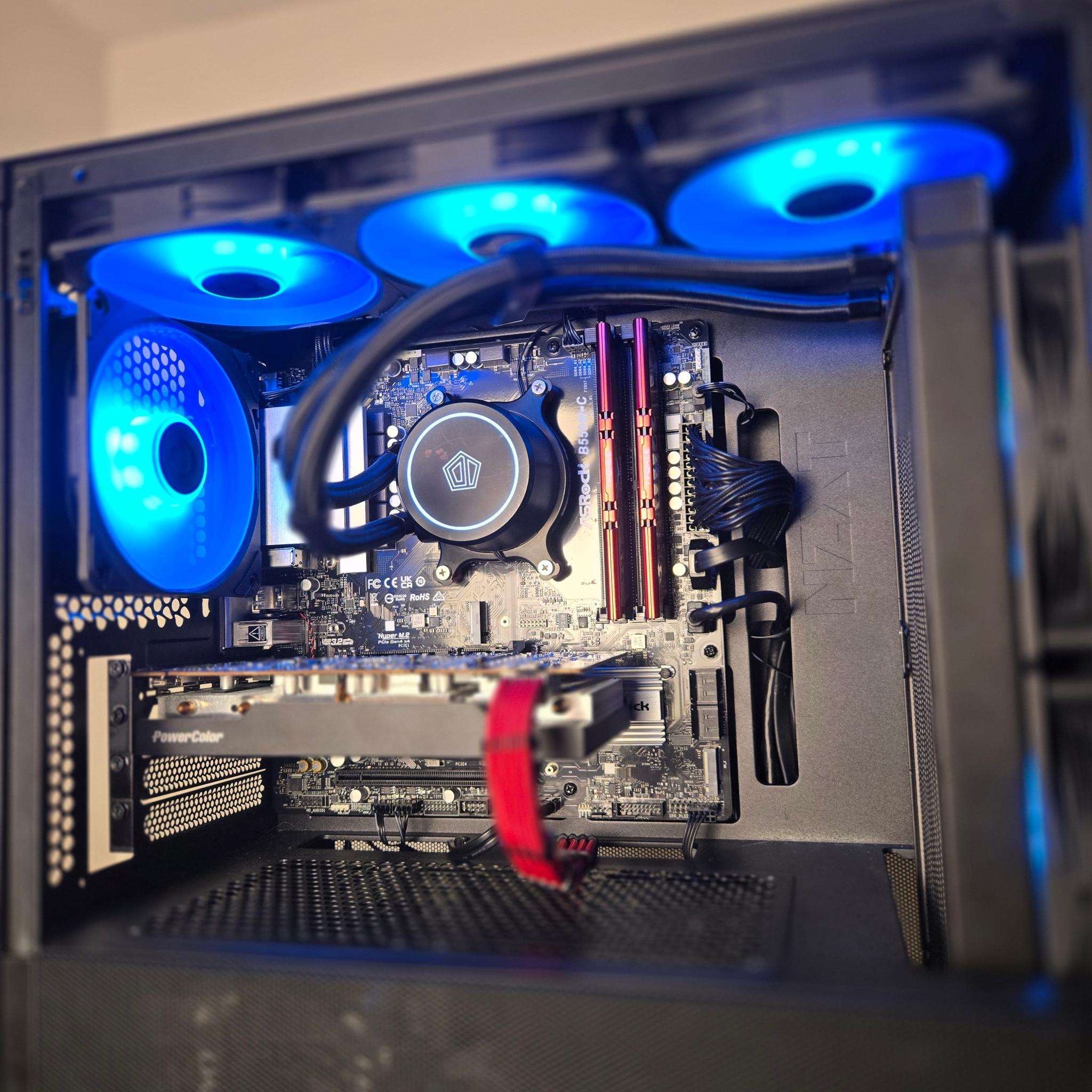 RX 6650 XT | Ryzen 5 5600 | 16gb DDR4 | 1tb Storage👏🏽