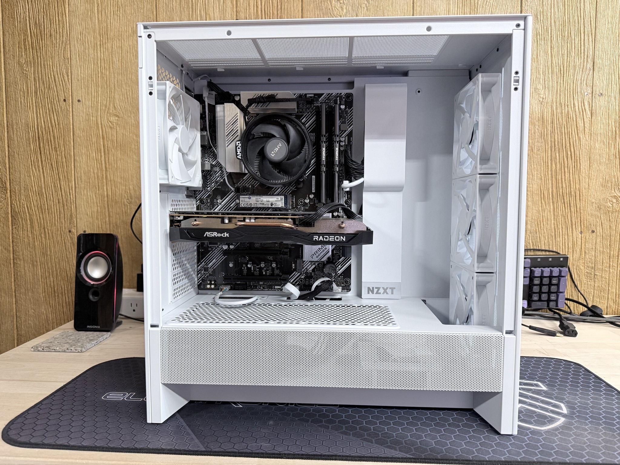 AMD Ryzen 3700X, 16GB, 1TB, Radeon RX 6600 XT 8GB - Beautiful Custom Built Gaming PC, Ready to go!