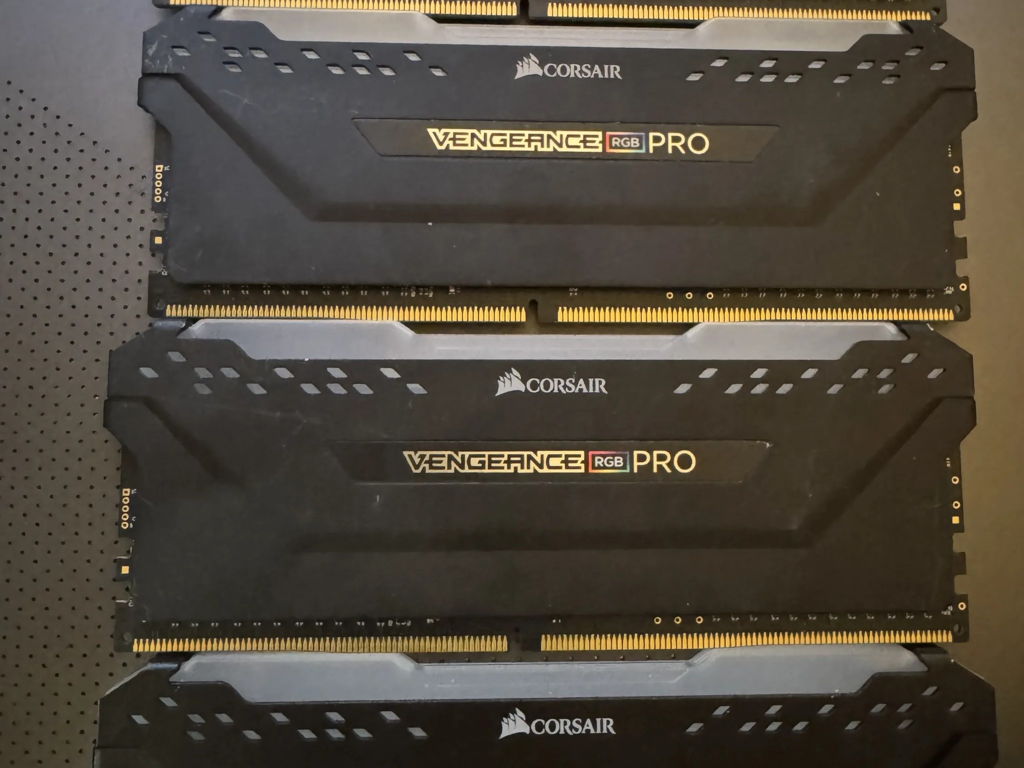 32gb (4x8gb) Corsair Vengeance Pro RGB ddr4 3200mhz (Black) - Used Like New
