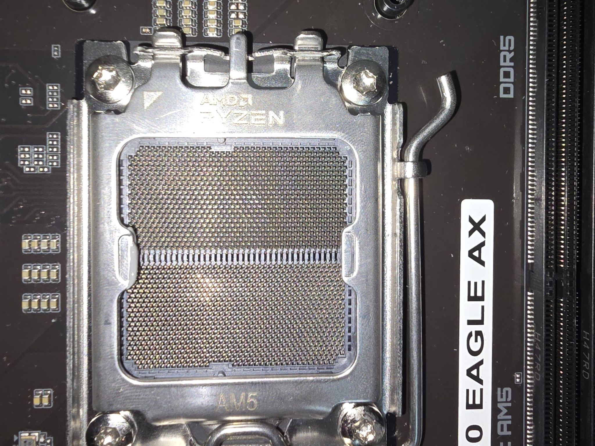 GIGABYTE B650 EAGLE AX