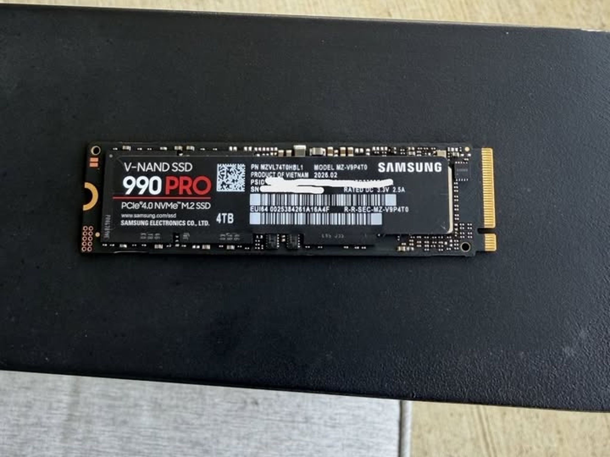 Samsung 990 PRO 4TB PCIe 4.0 NVMe M.2 SSD (MZ-V9P4T0)
