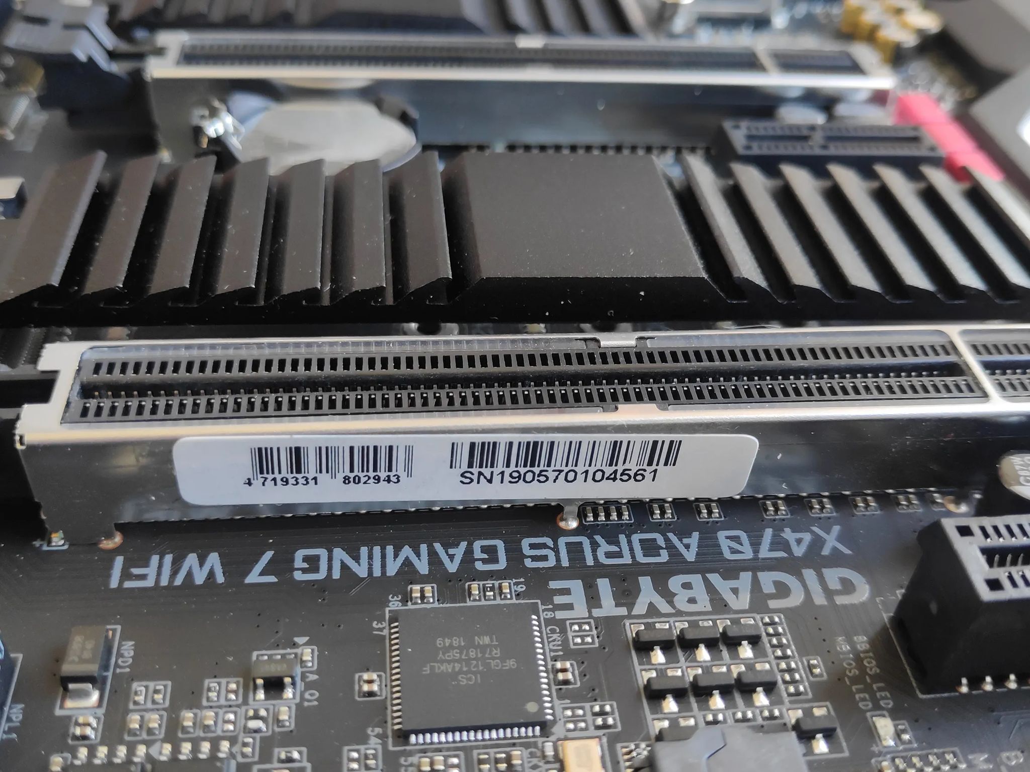 Gigabyte X470 Aorus Gaming 7 Wifi Socket AM4 Motherboard for AMD Ryzen Processors (Open box)