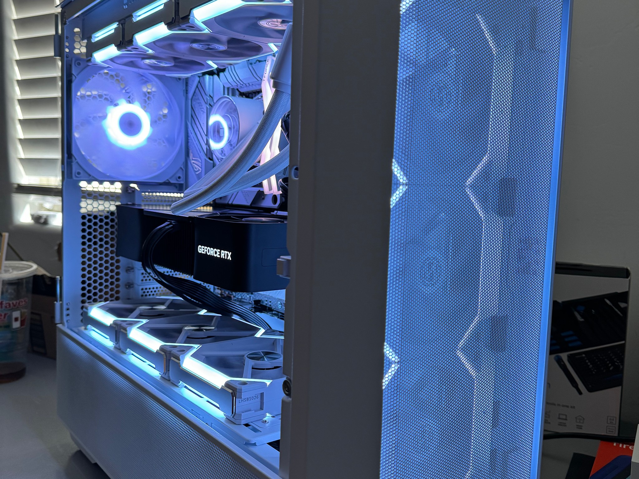 RTX 4080 SUPER | Intel i7 14700F | 32GB DDR5 | ❄️ Snow Storm ❄️| FRESHLY BUILT