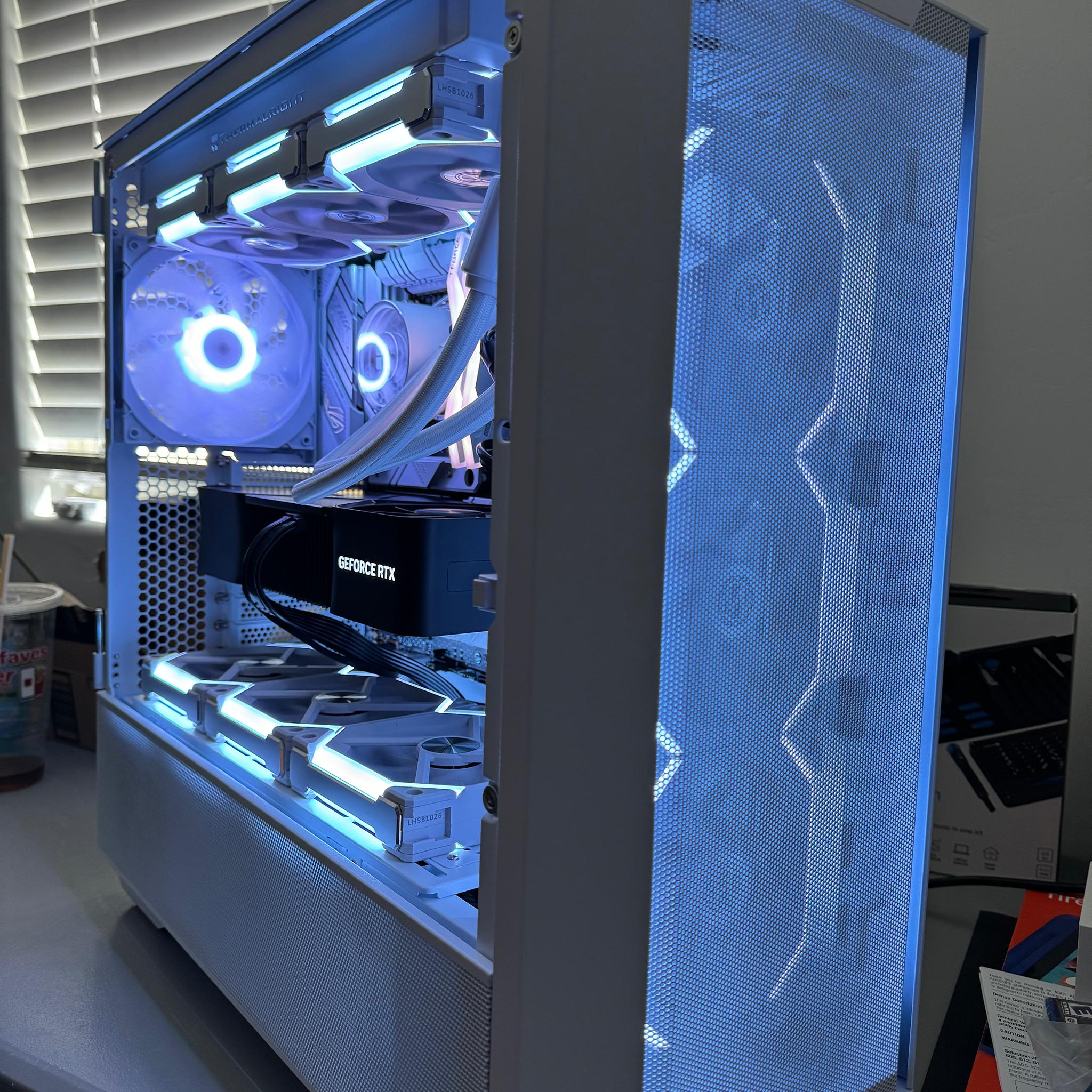 RTX 4080 SUPER | Intel i7 14700F | 32GB DDR5 | ❄️ Snow Storm ❄️| FRESHLY BUILT