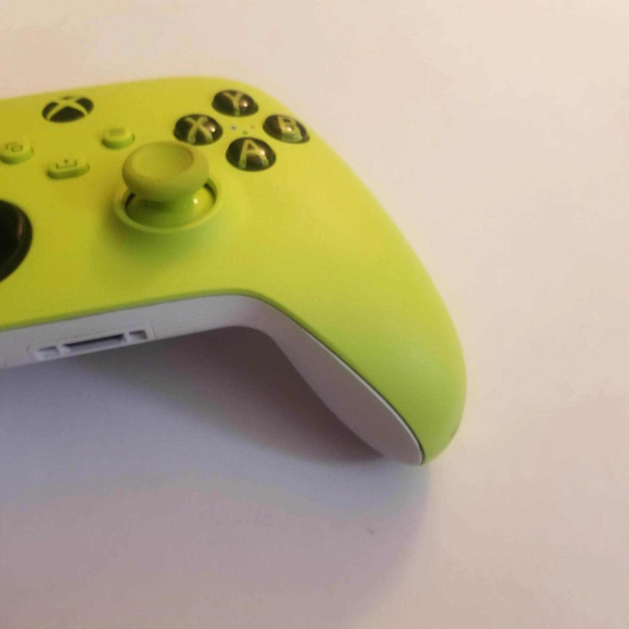 Xbox Core Wireless Controller Electric Volt Xbox Series X|S Xbox One Windows