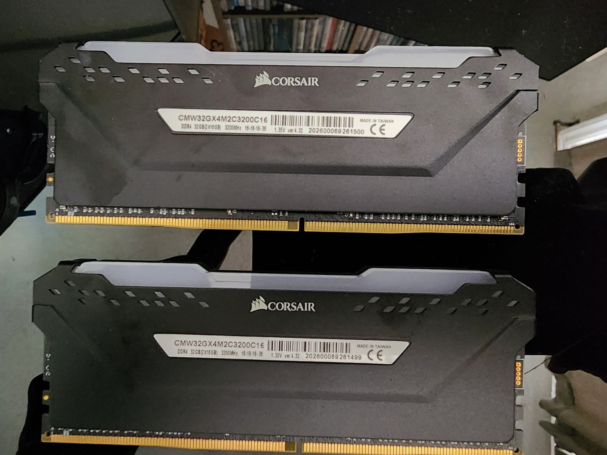 Corsair Vengeance RGB Pro 32GB (2x16GB) DDR4 3200MHz CL16
