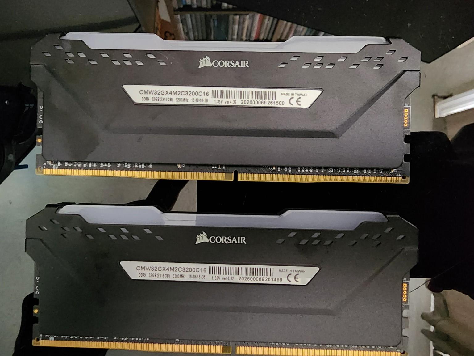 Corsair Vengeance RGB Pro 32GB (2x16GB) DDR4 3200MHz CL16