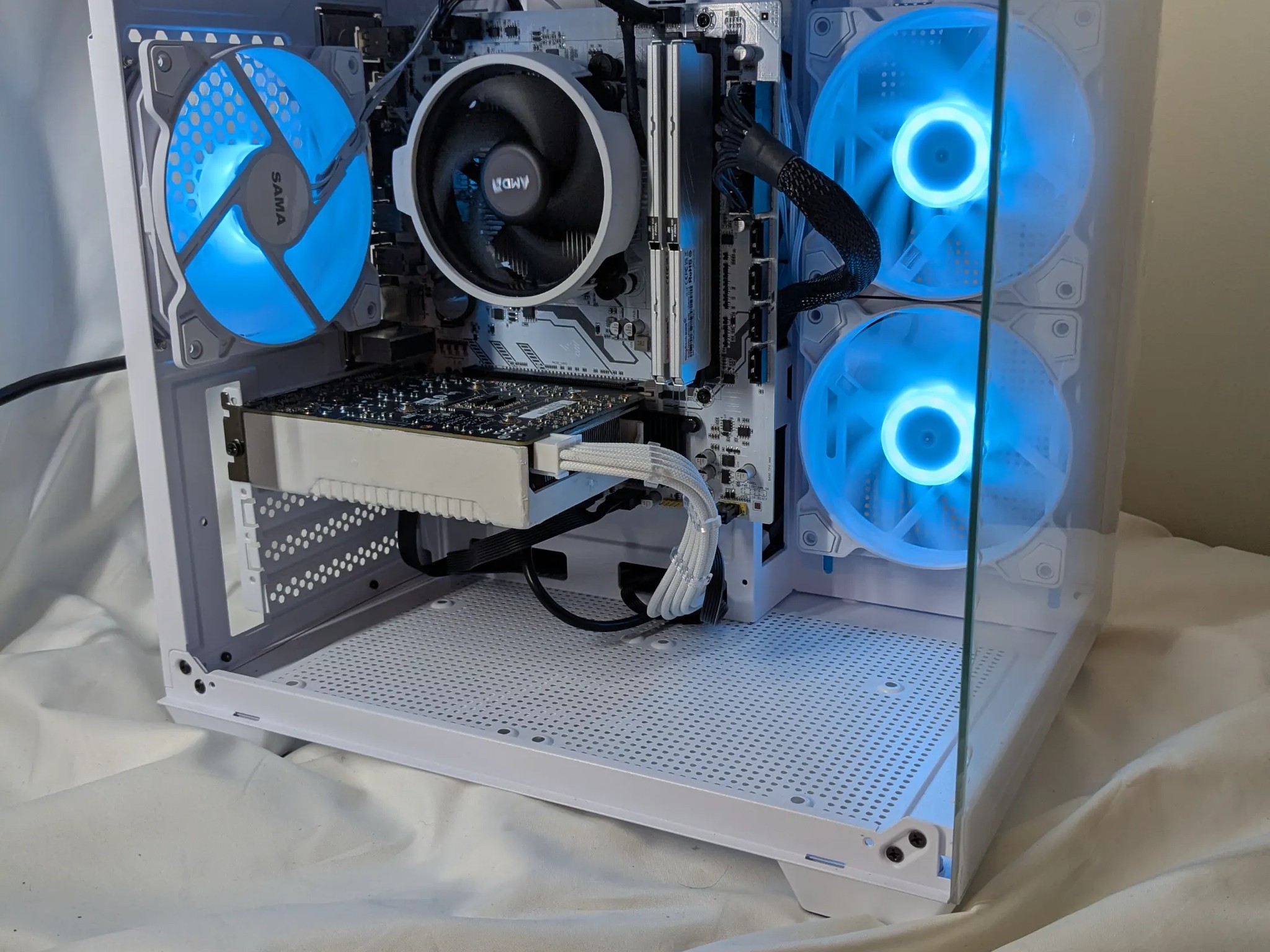 GTX 1660 TI | Ryzen 5 2600 | 16GB ddr4 ram | Micro ATX | Windows 11 home