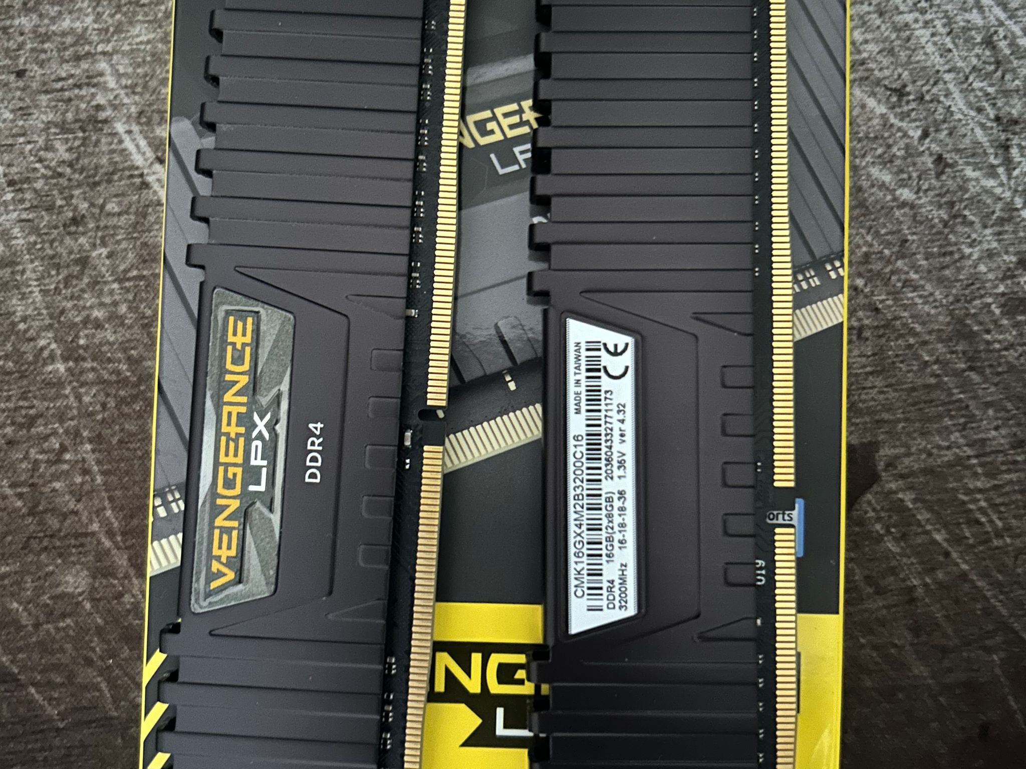 Corsair Vengeance LPX 16GB (2X8GB) DDR4 3200 MHz