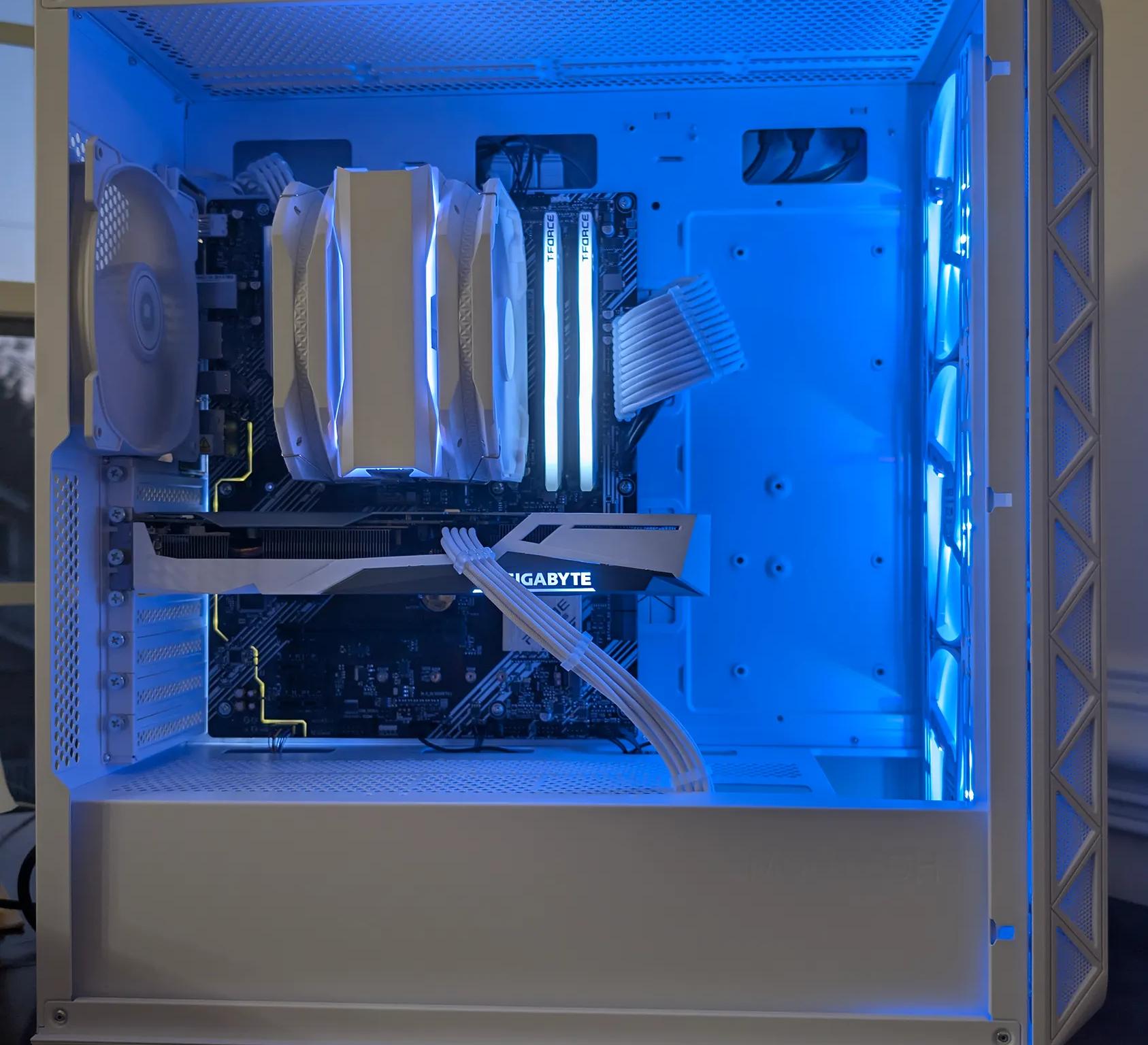 ❄️🧊👻FROZEN GHOST👻🧊❄️CUSTOM WHITE RTX 3060 12GB|AMD RYZEN 5 3600|ASUS PRIME B550-PLUS|1080P BEAST