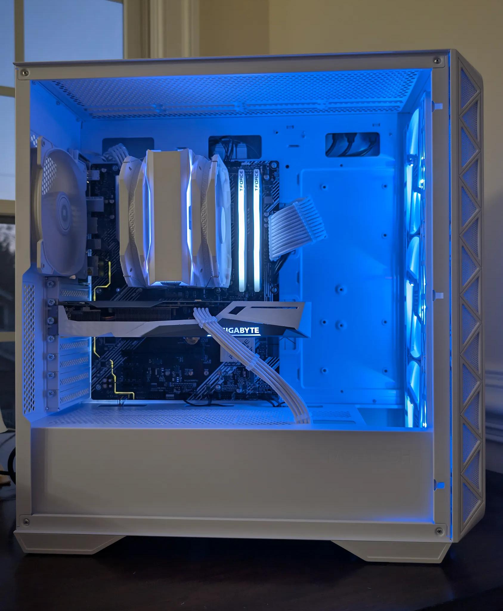 ❄️🧊👻FROZEN GHOST👻🧊❄️CUSTOM WHITE RTX 3060 12GB|AMD RYZEN 5 3600|ASUS PRIME B550-PLUS|1080P BEAST