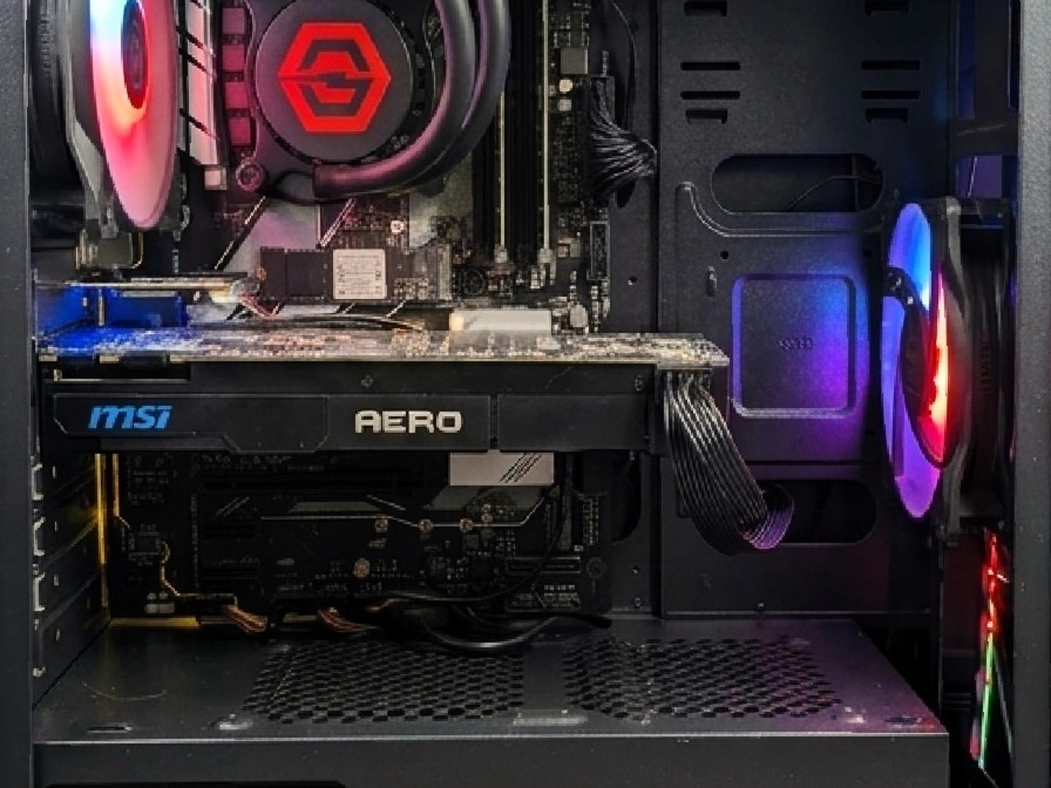 GAMING PC/GTX 1070Ti/8700K/16GB/512GB SSD/WIFI&BT