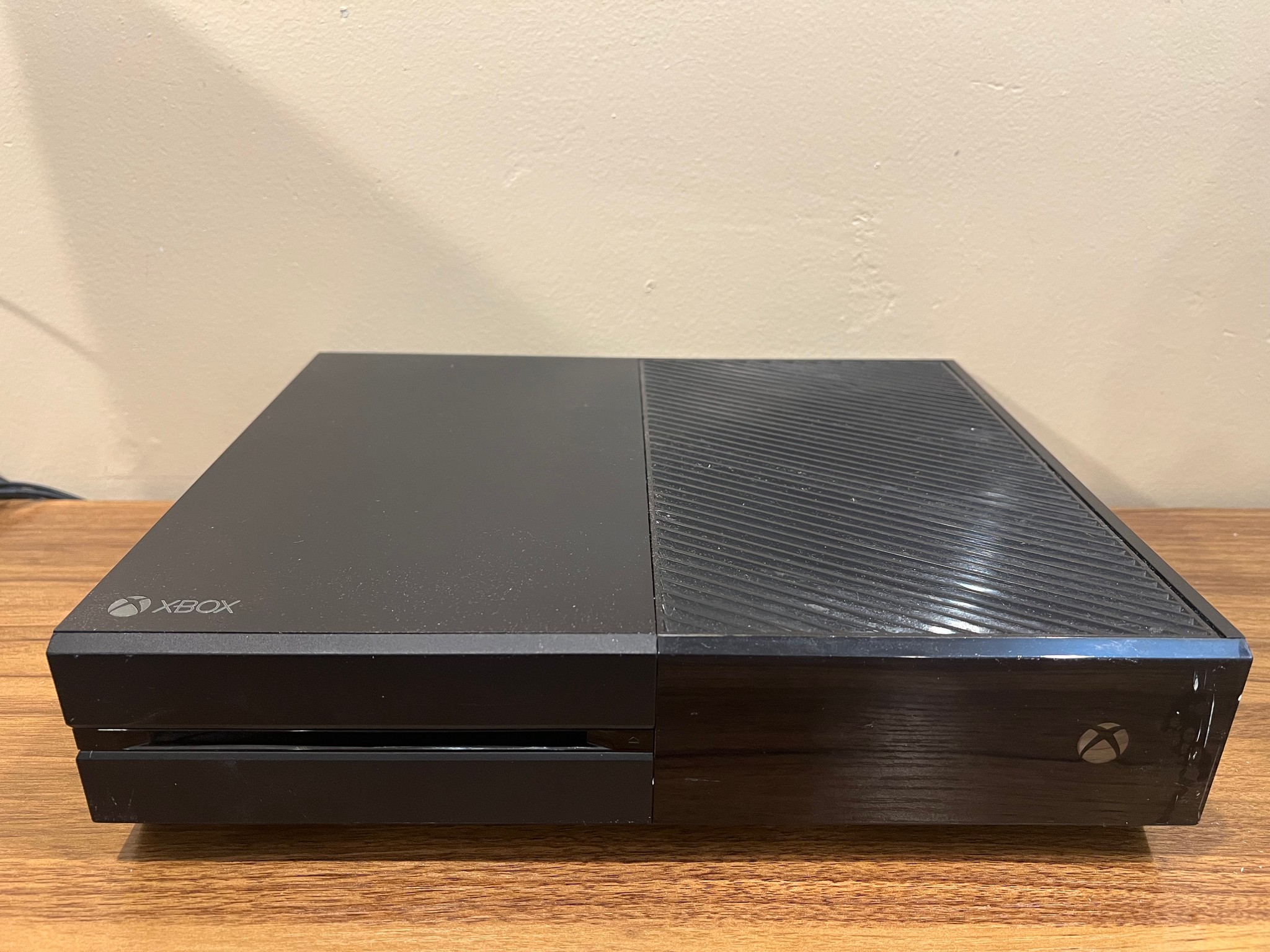 XBOX One 1TB Edition | Comes with Power Supply and HDMI Cable | Battlefront 2 Included |  Black